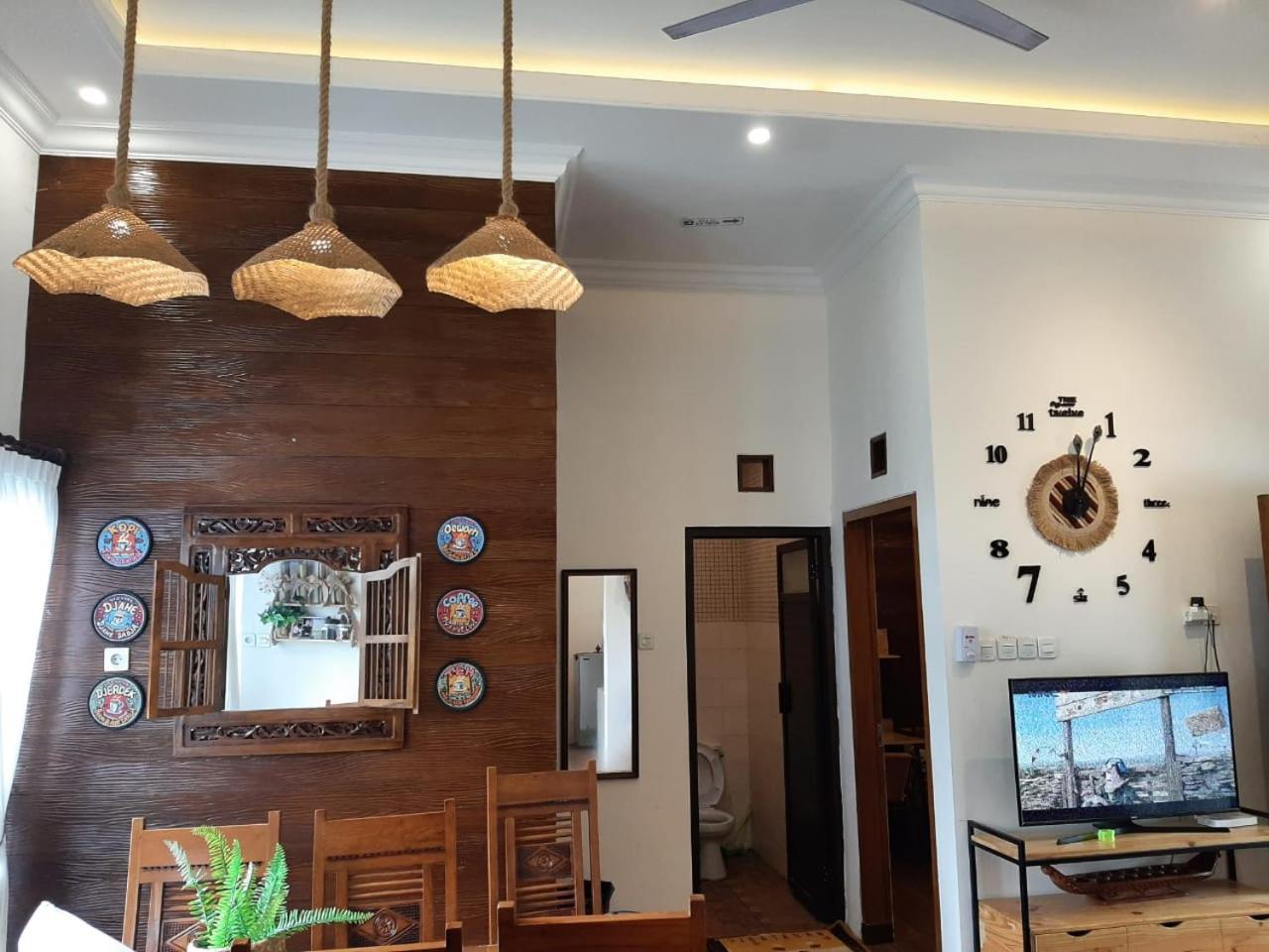 Three-Bedroom Villa - Photo 2
