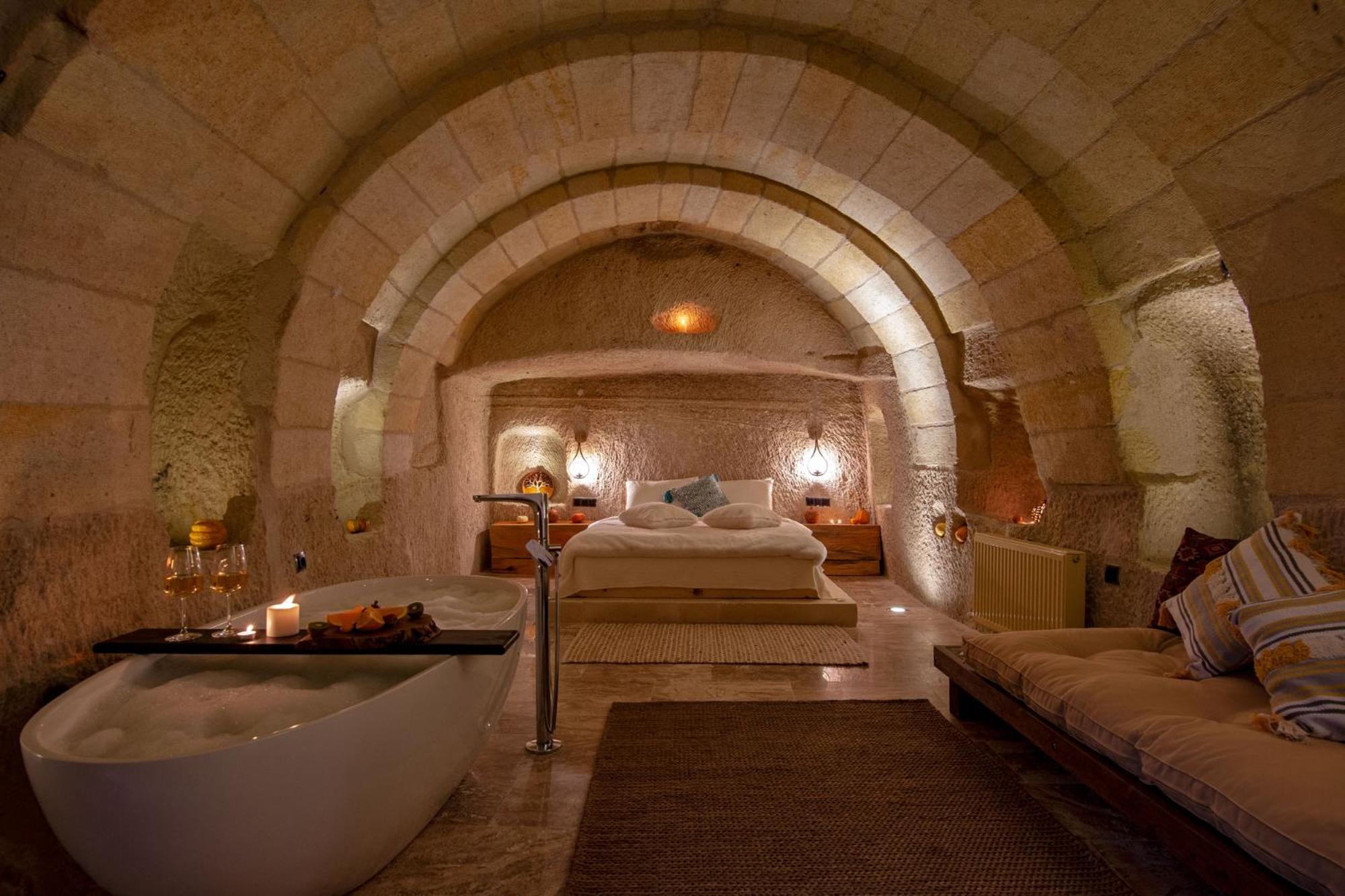 Deluxe Double Room with Bath photo 1