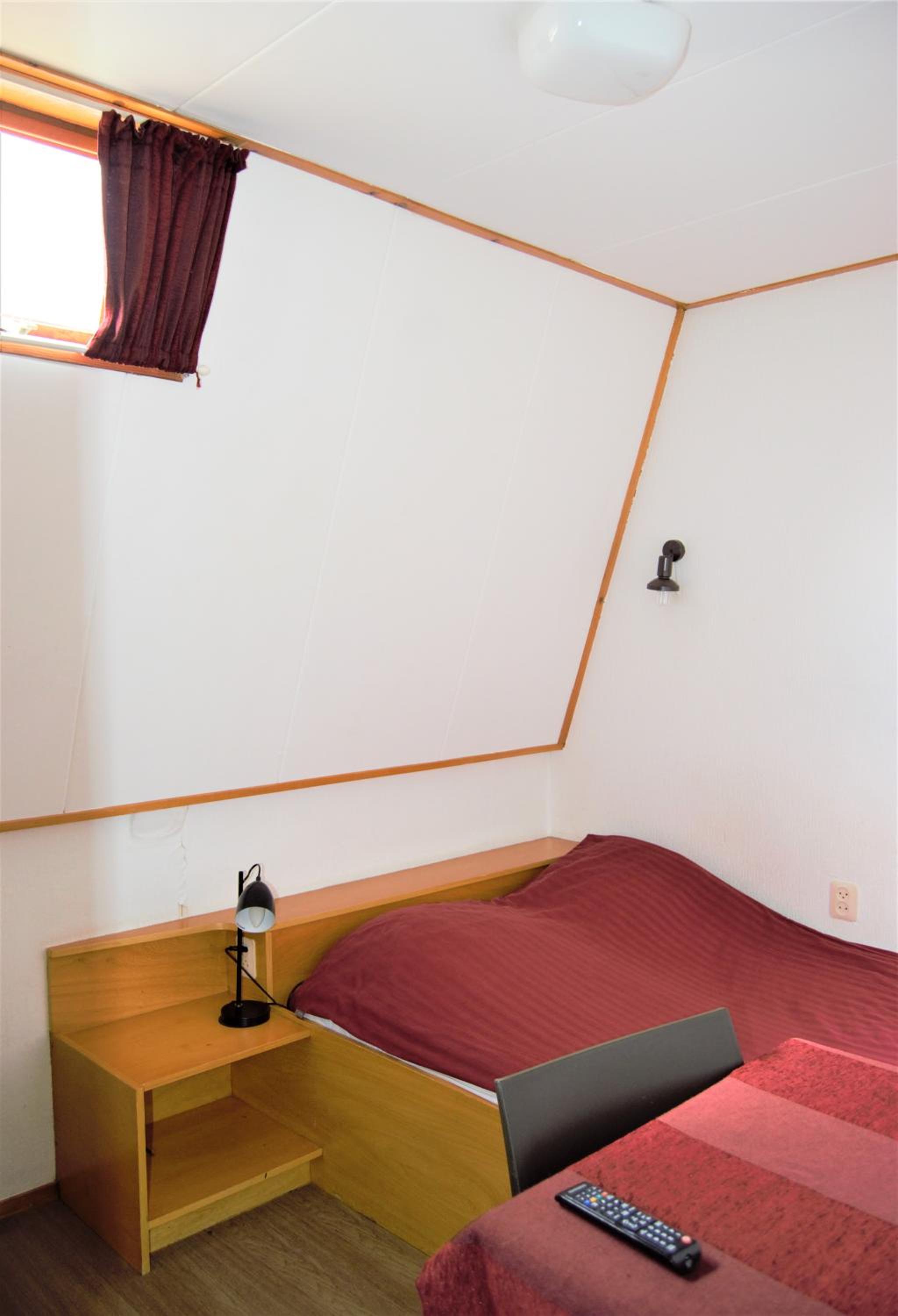 Single Room with Shared Bathroom photo 2