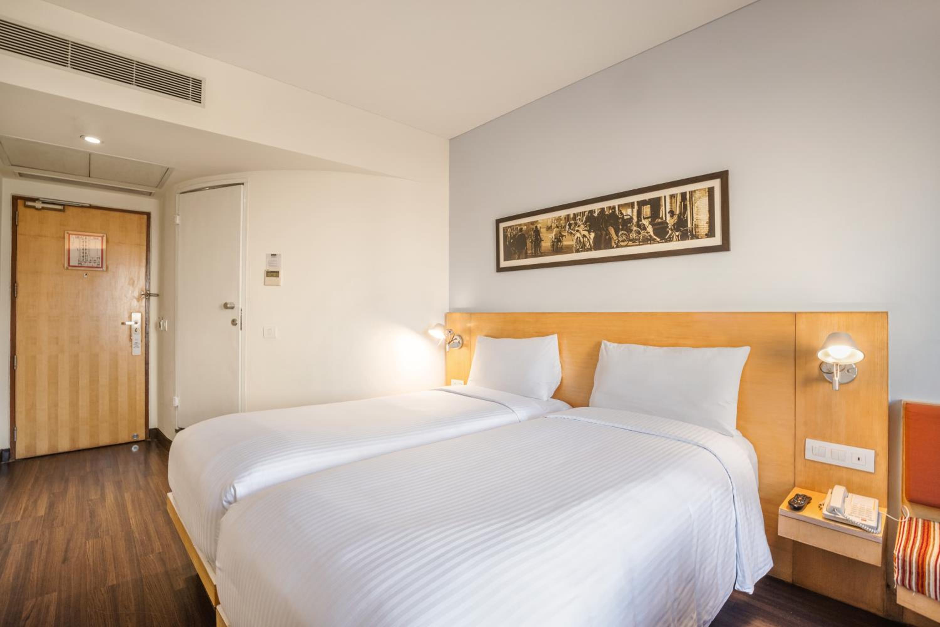 Superior Twin Room - Photo 4