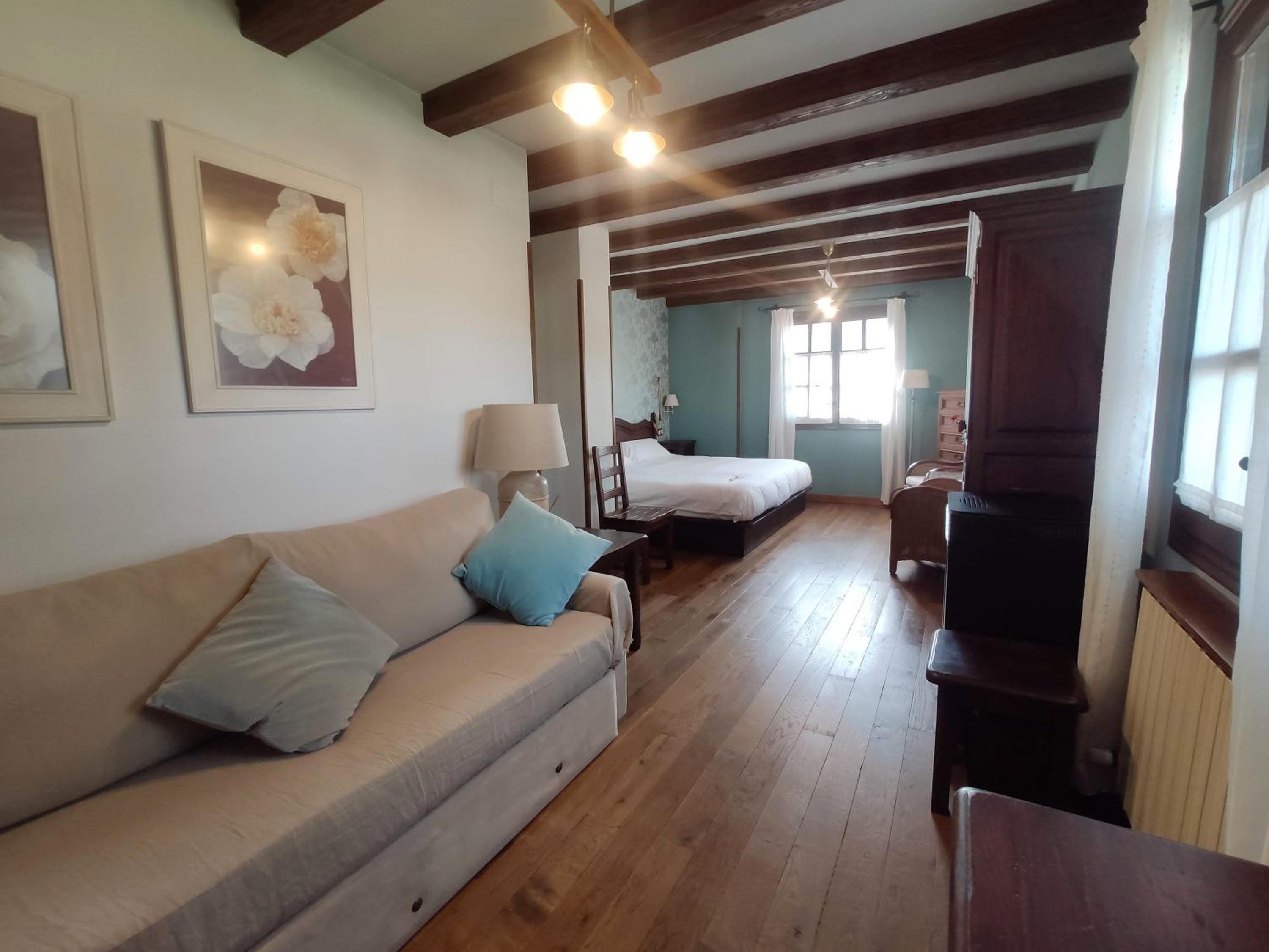 Suite - Photo 4
