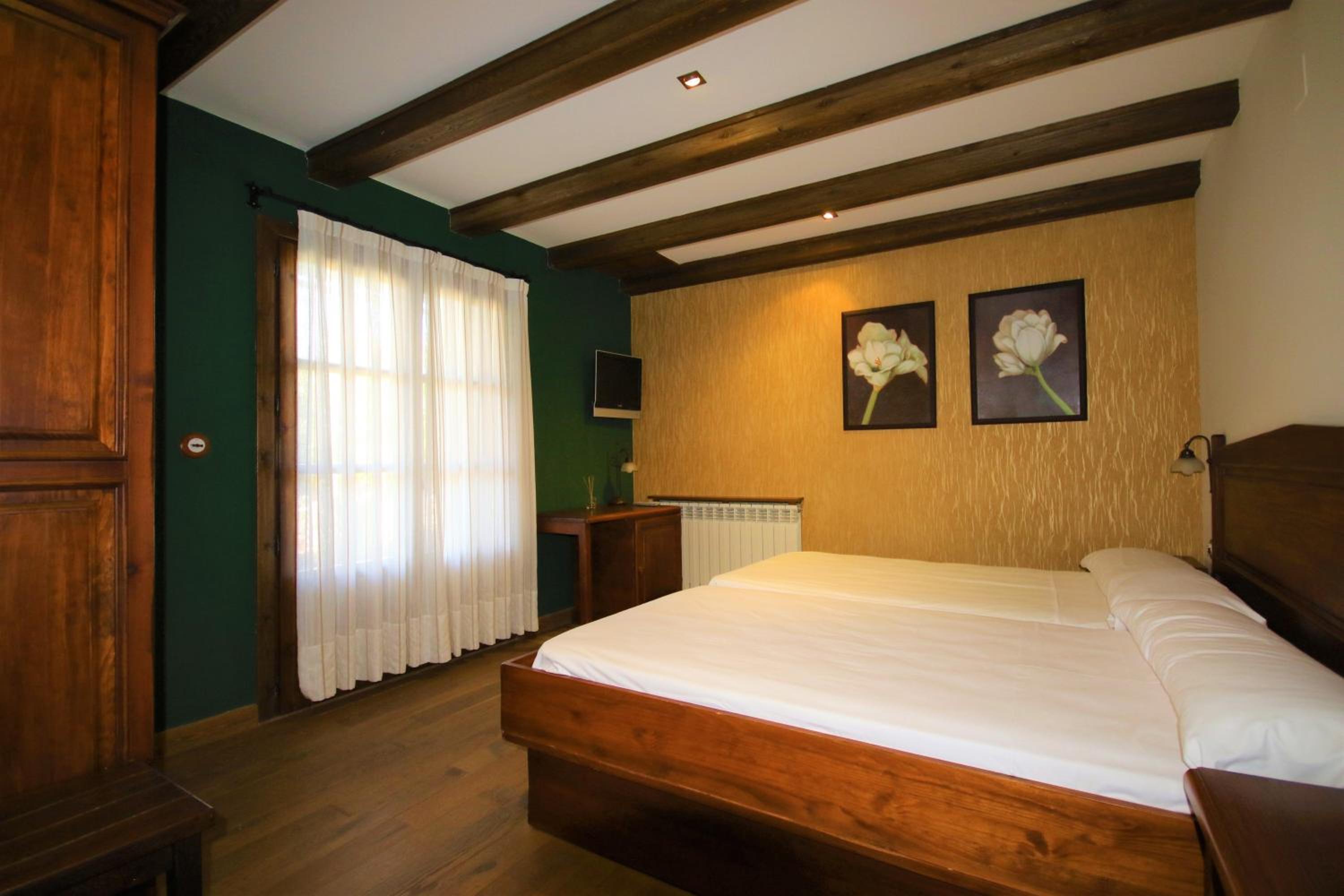 Twin Room with View - Photo 4