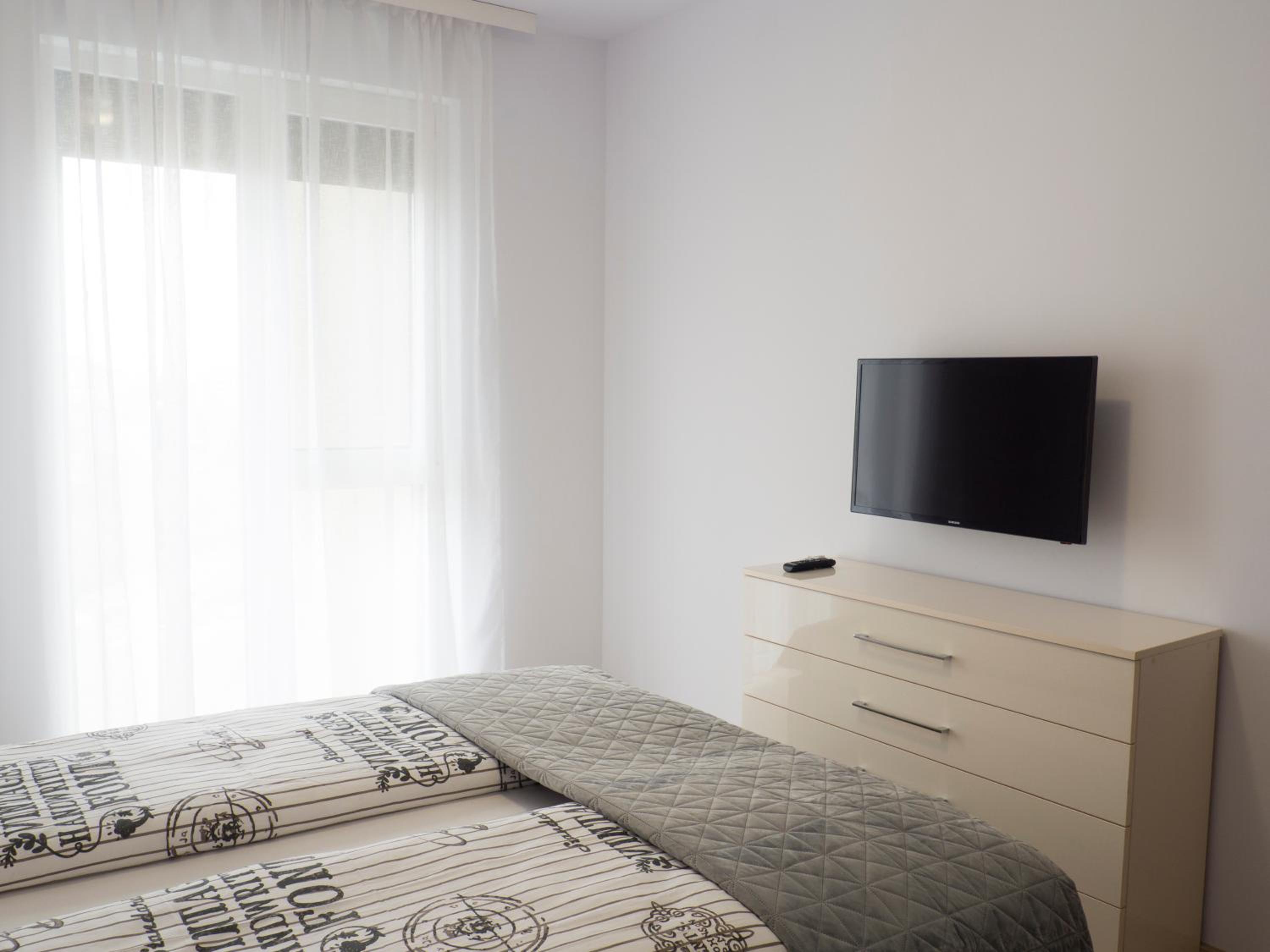 One-Bedroom Apartment - Photo 9