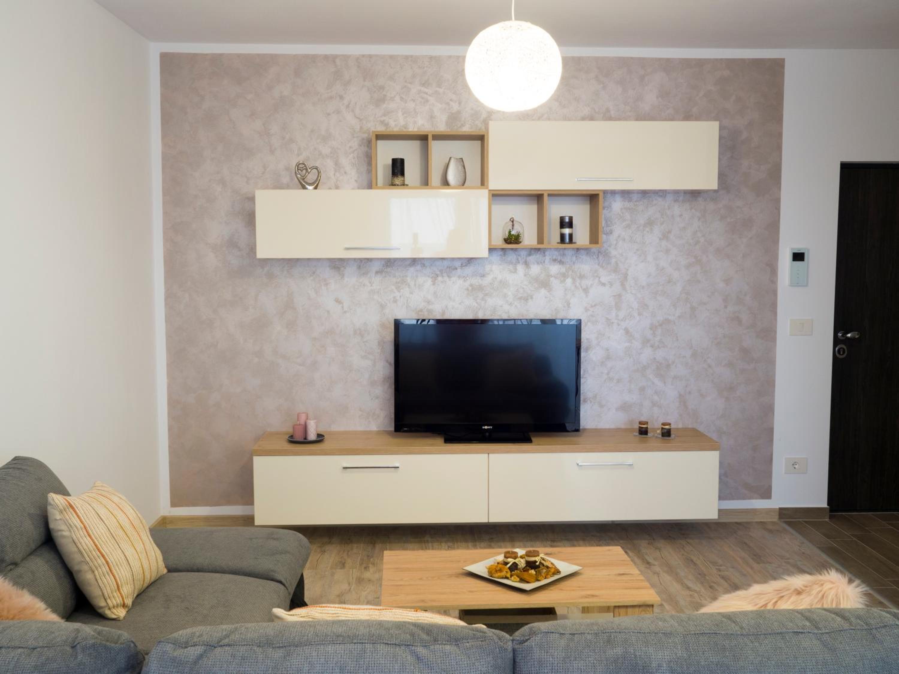 One-Bedroom Apartment - Photo 10