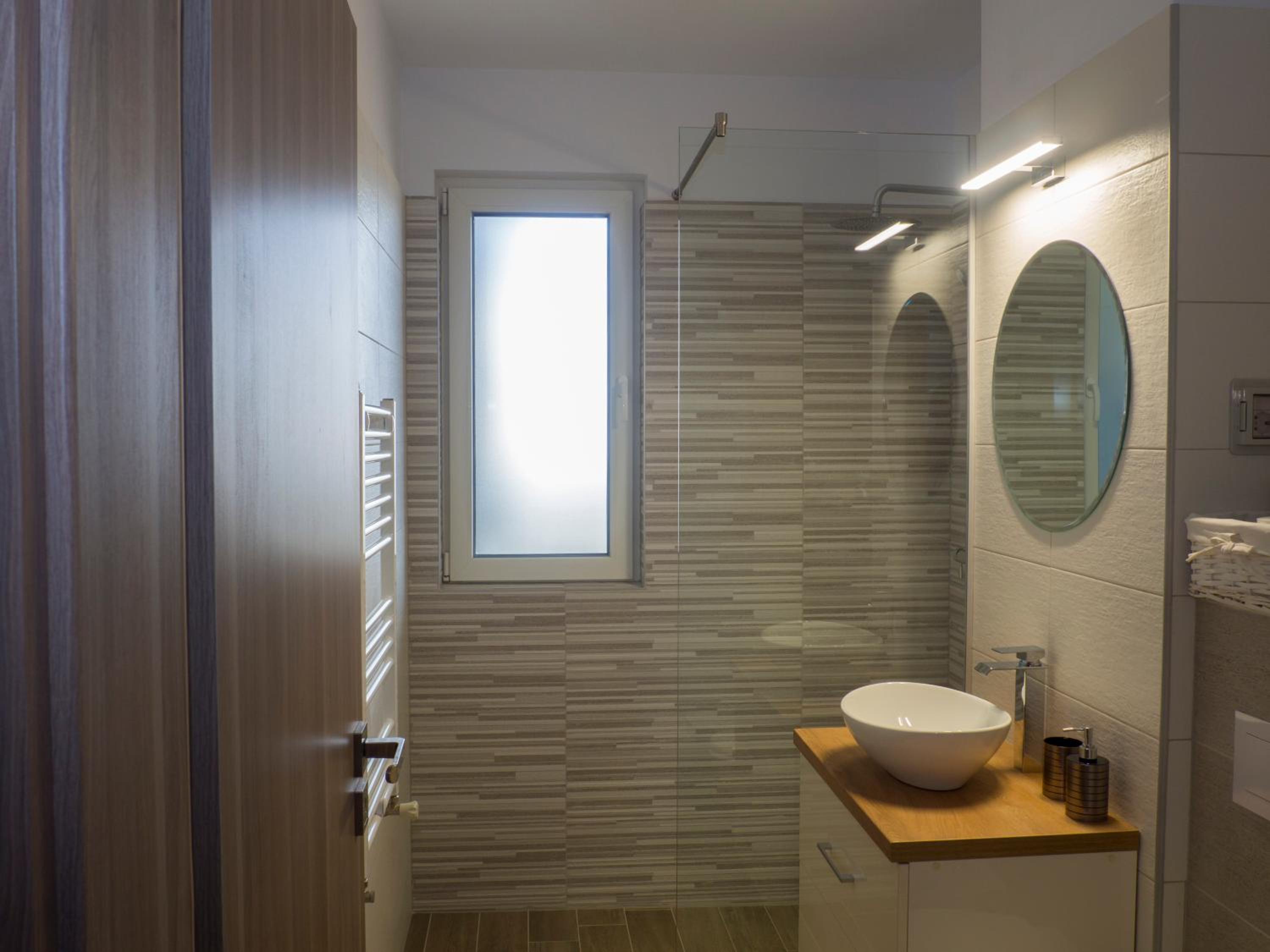 One-Bedroom Apartment - Photo 12