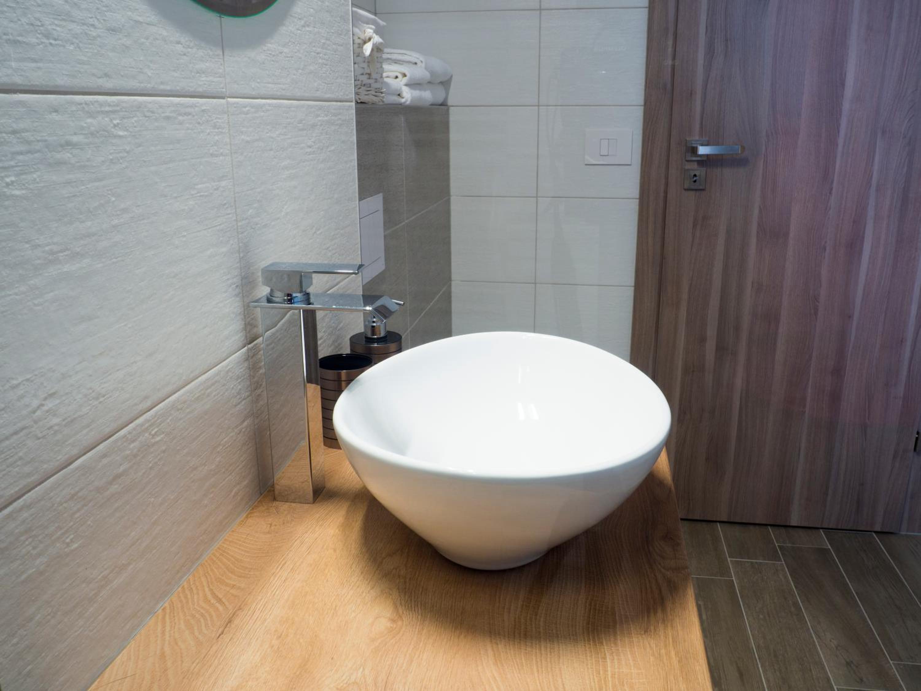One-Bedroom Apartment - Photo 15