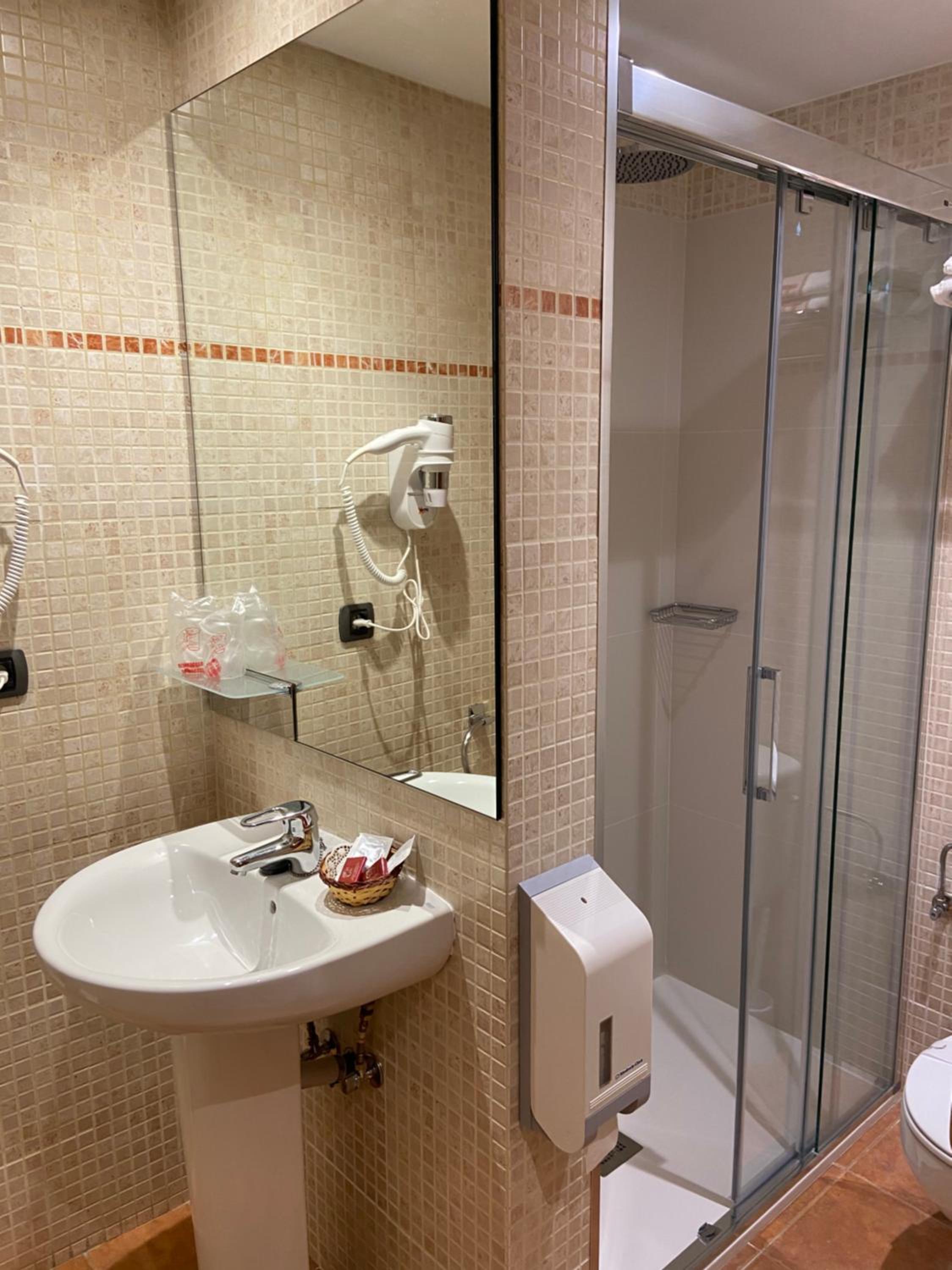 Double or Twin Room photo 2