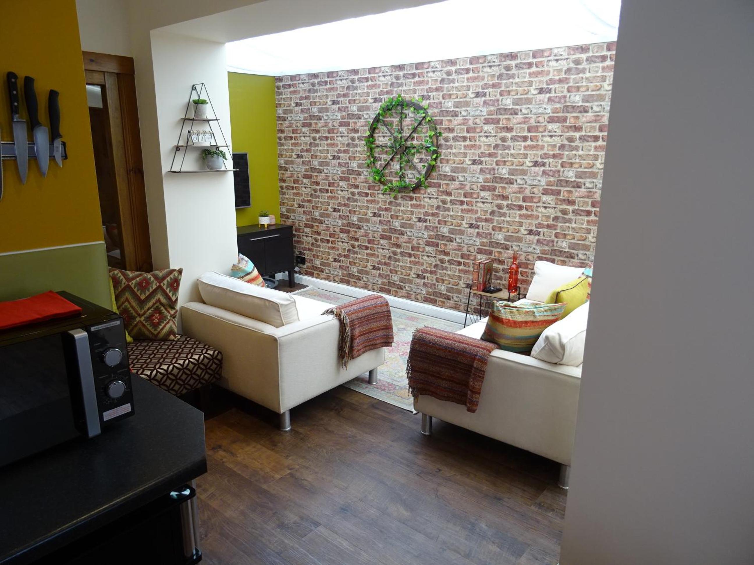 Studio Apartment - Photo 33