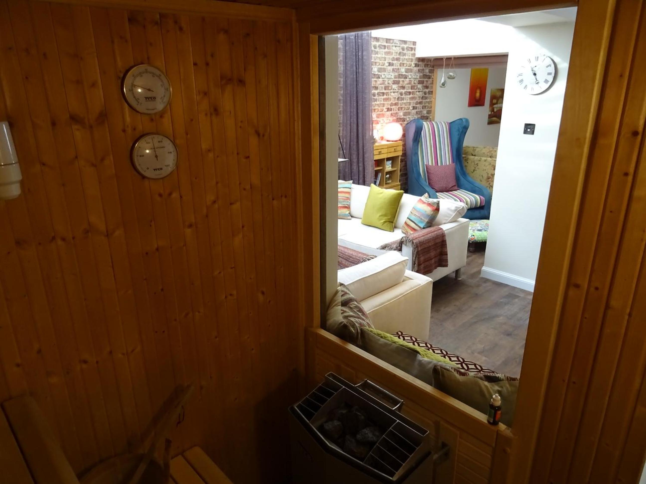 Studio Apartment - Photo 5