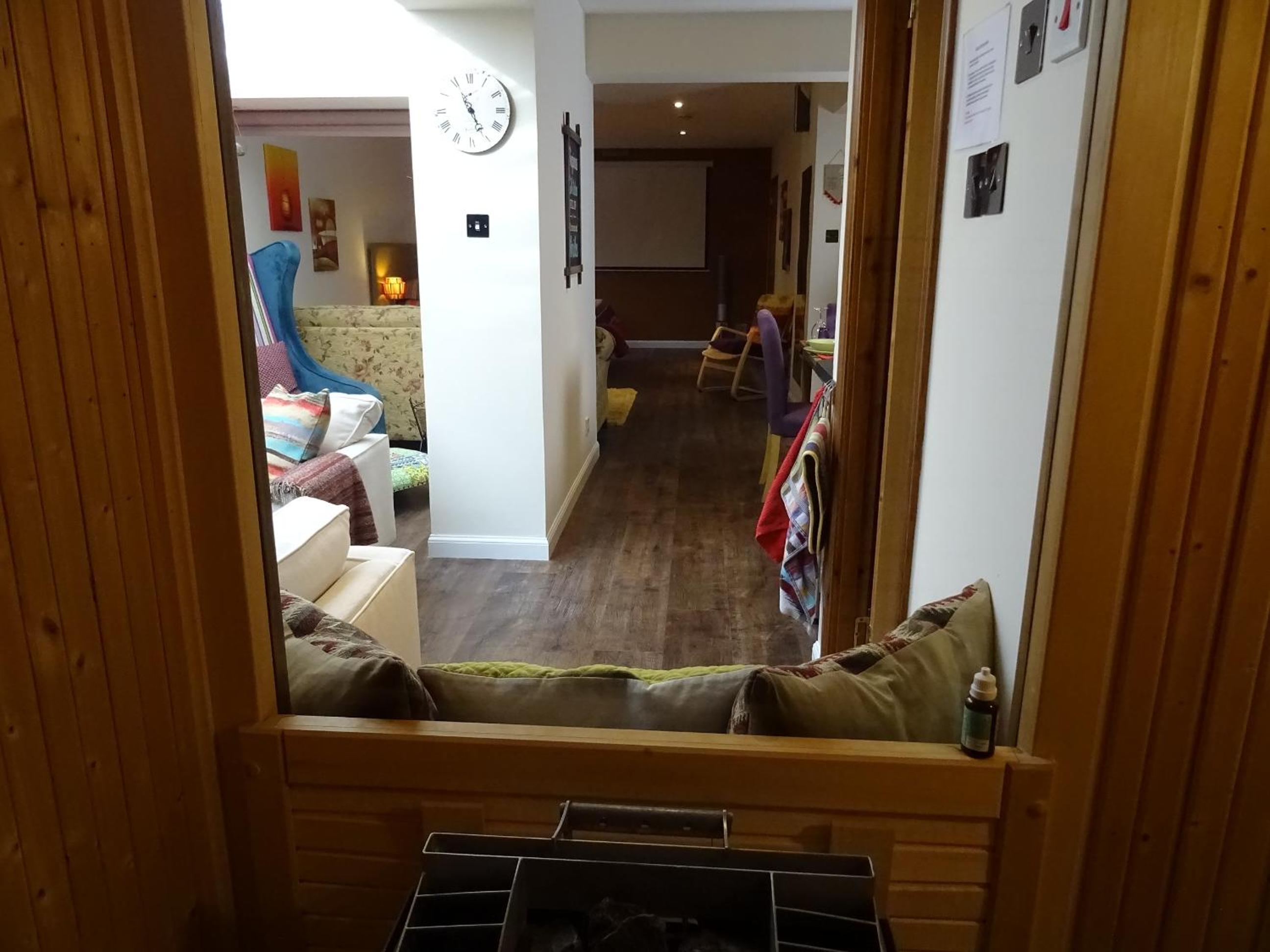 Studio Apartment - Photo 6
