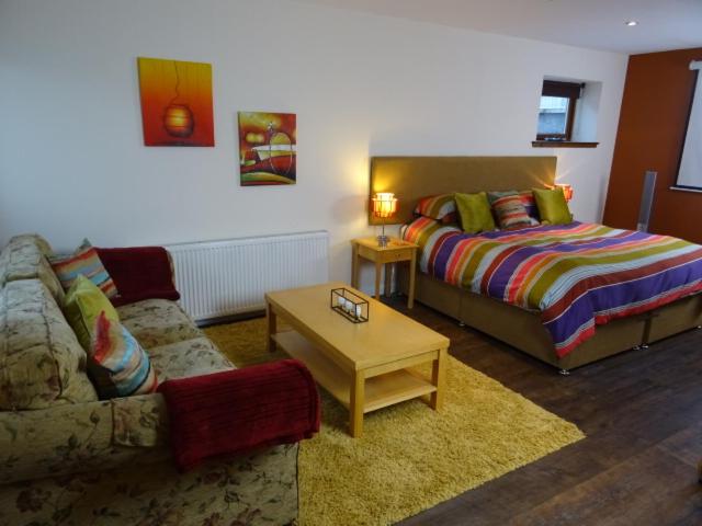 Studio Apartment - Photo 12