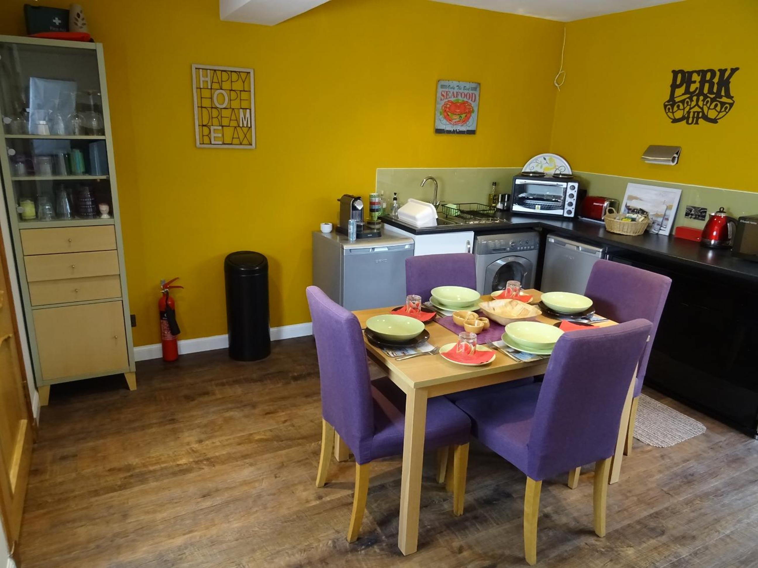 Studio Apartment - Photo 24