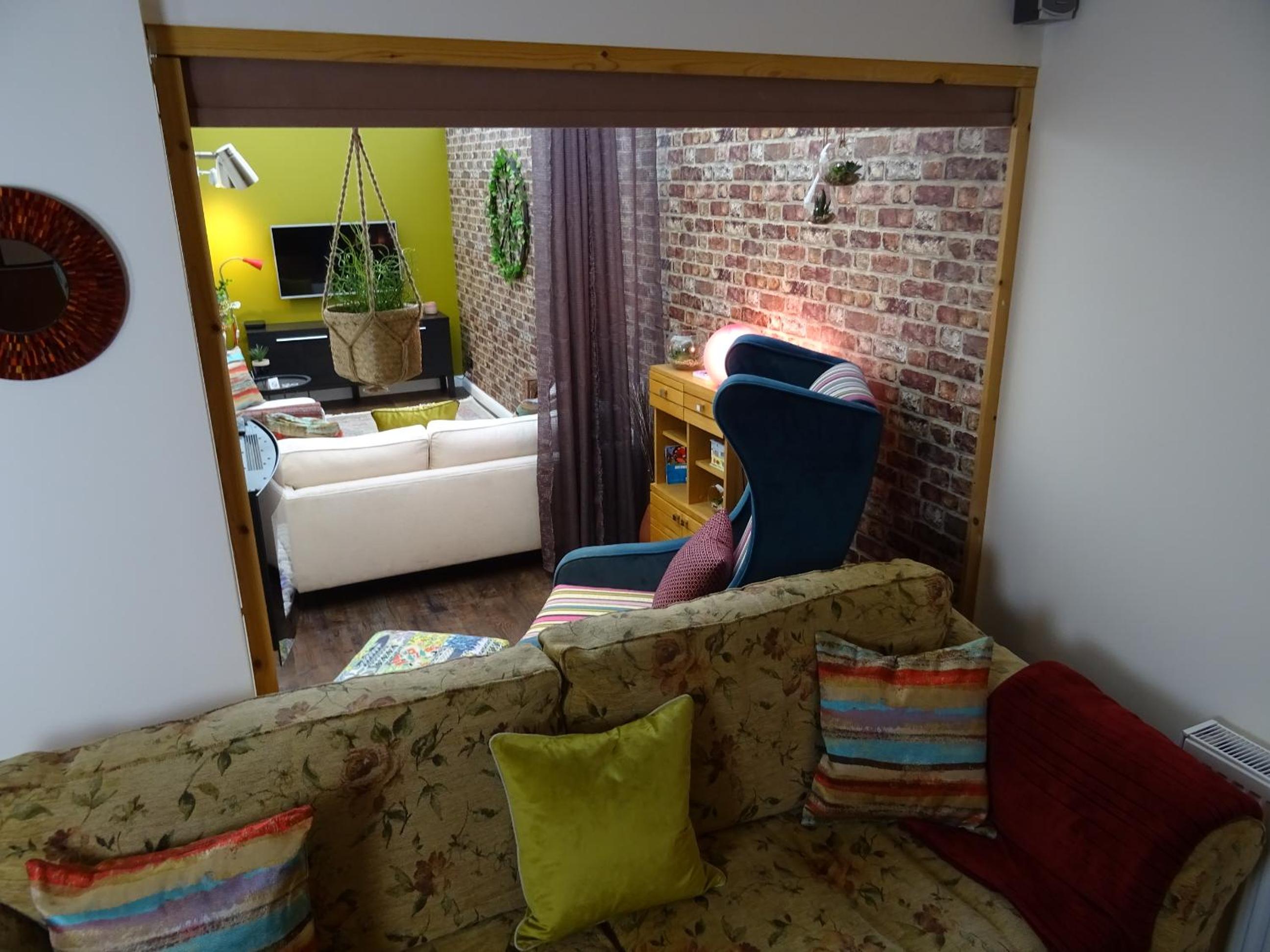 Studio Apartment - Photo 27