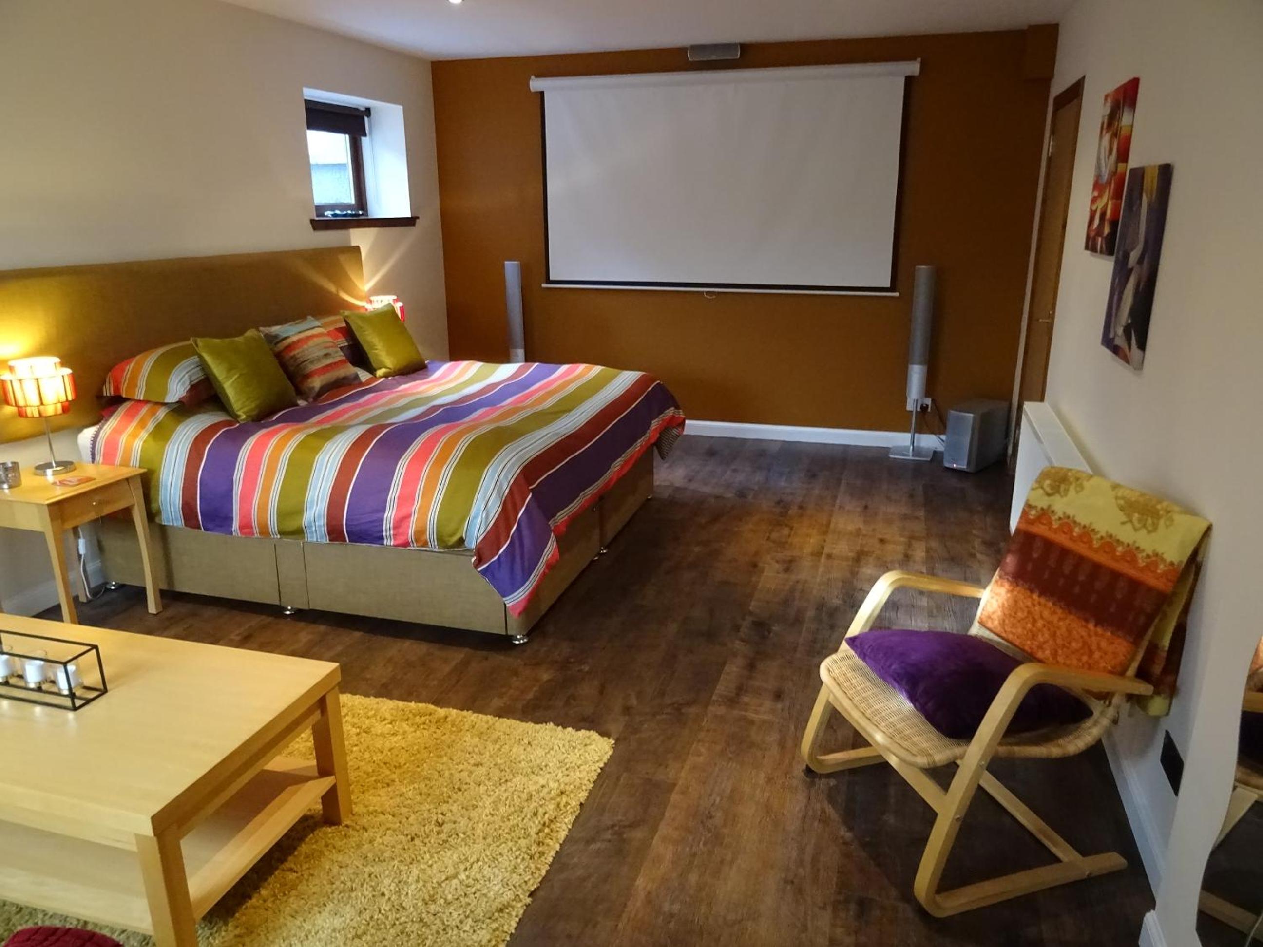 Studio Apartment - Photo 40