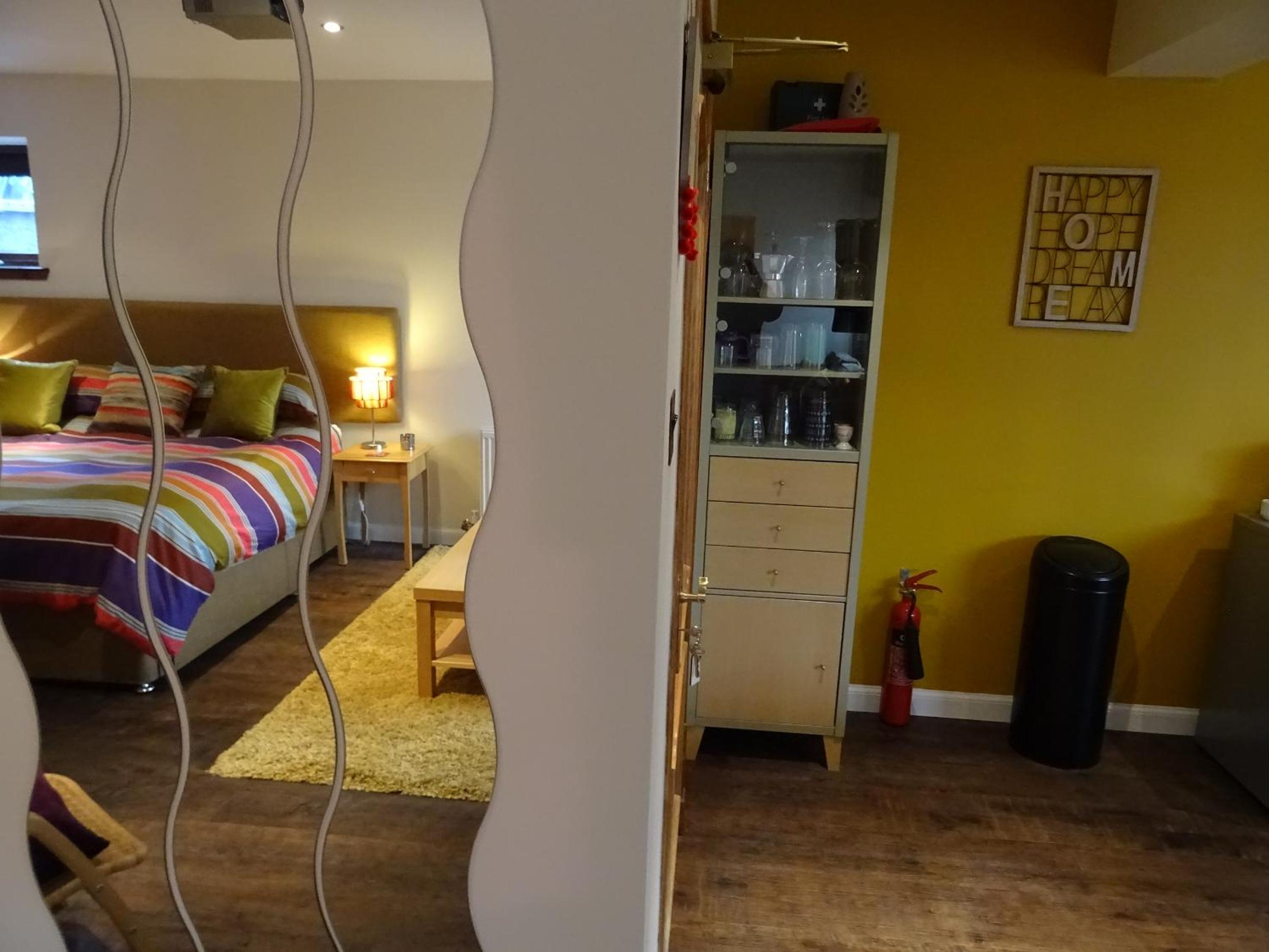 Studio Apartment - Photo 42