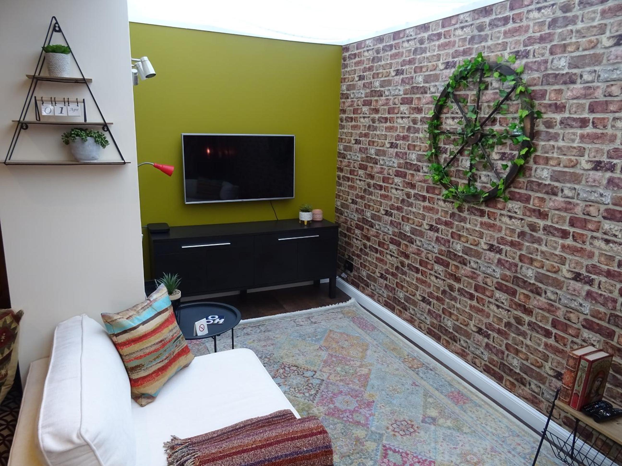 Studio Apartment - Photo 48
