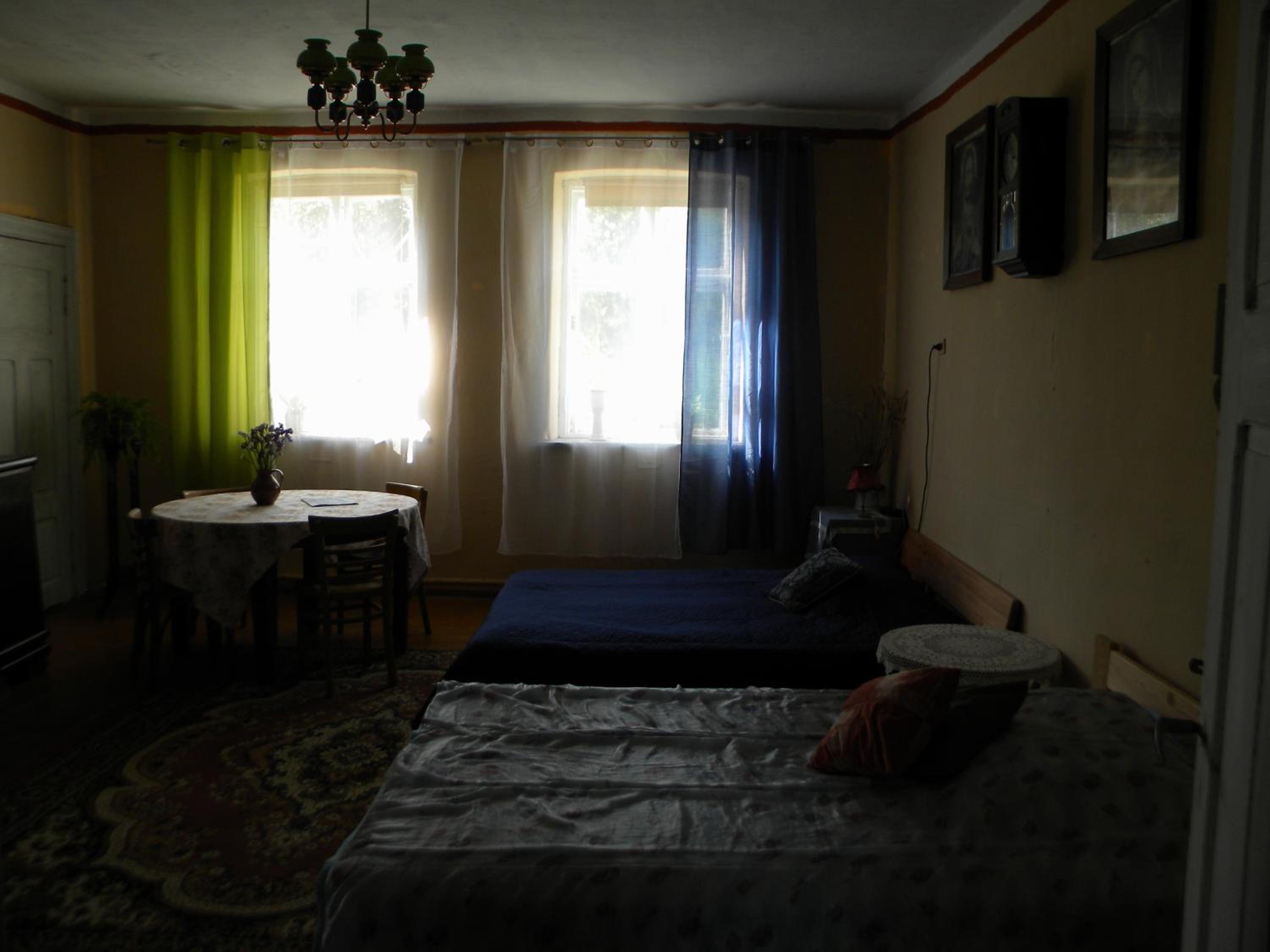Large Double Room - Photo 7
