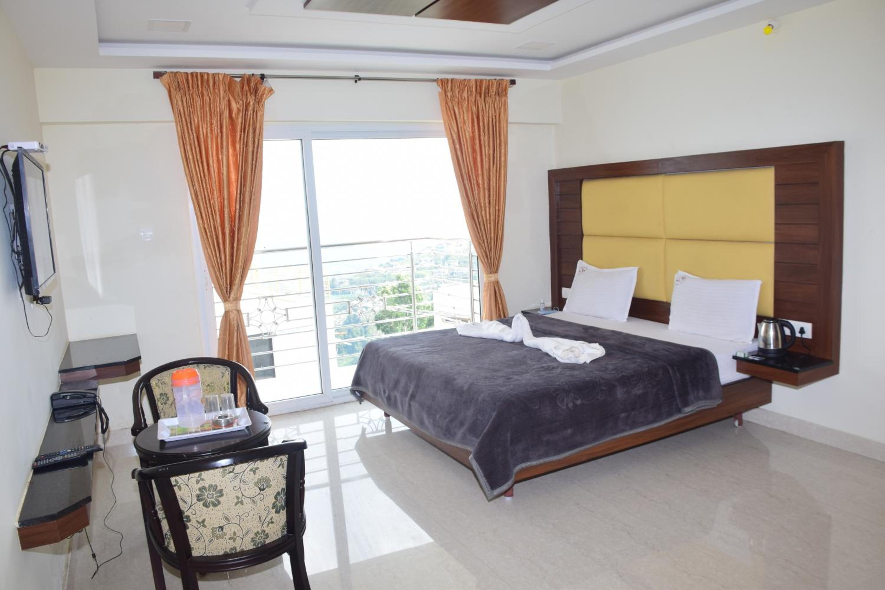 Double Room with Mountain View - Photo 17