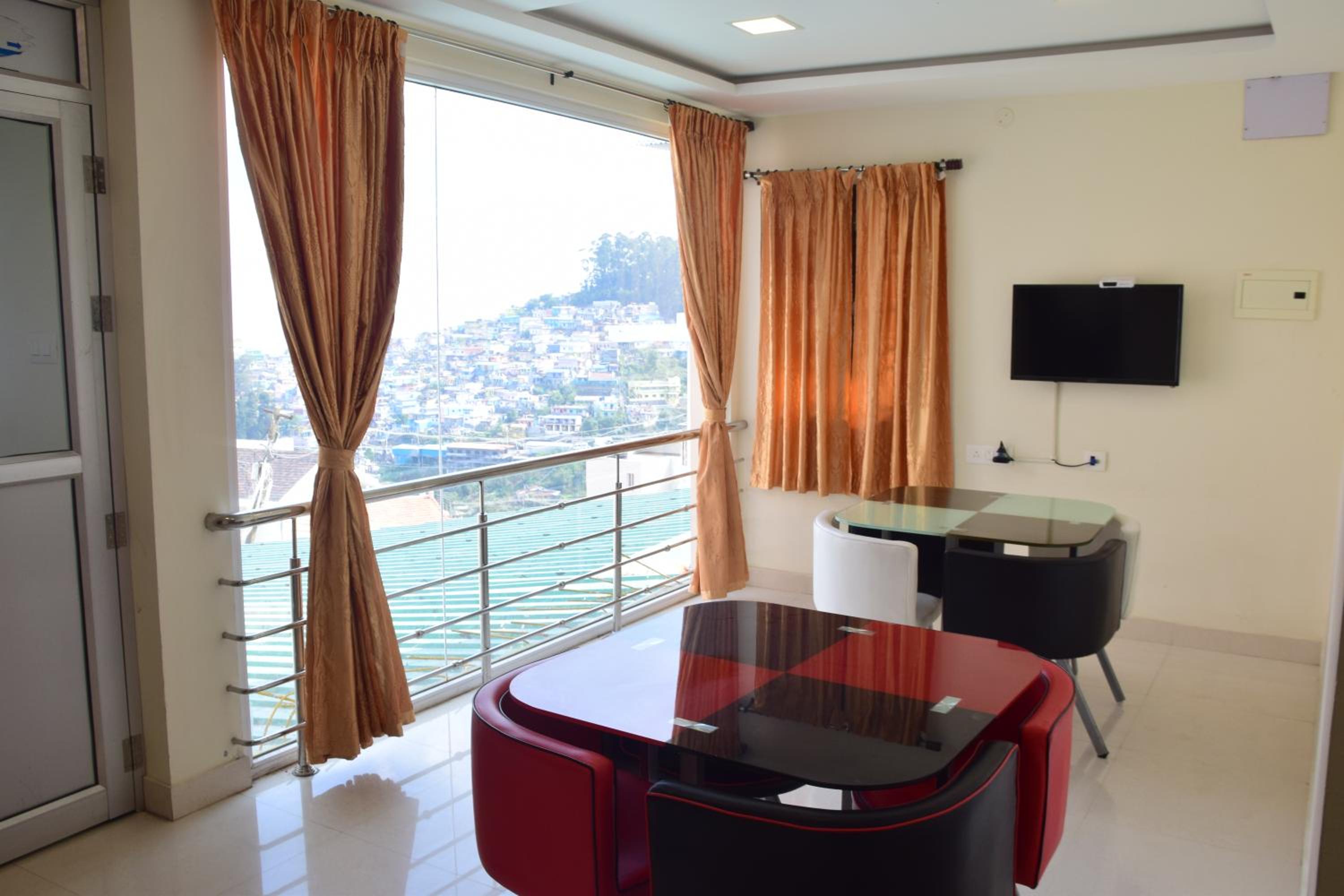 Three-Bedroom Suite - Photo 14