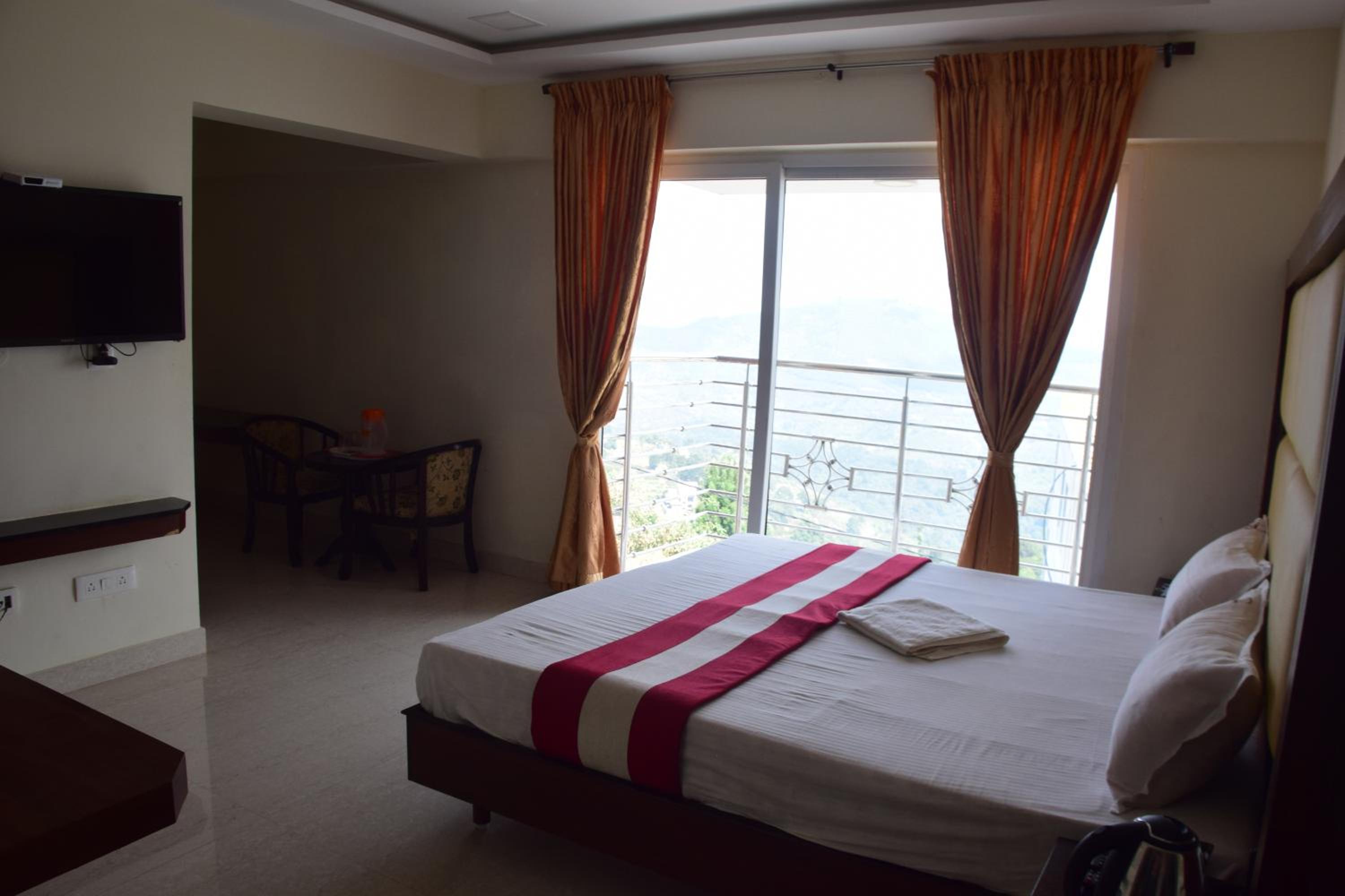 Triple Room with Balcony - Photo 4