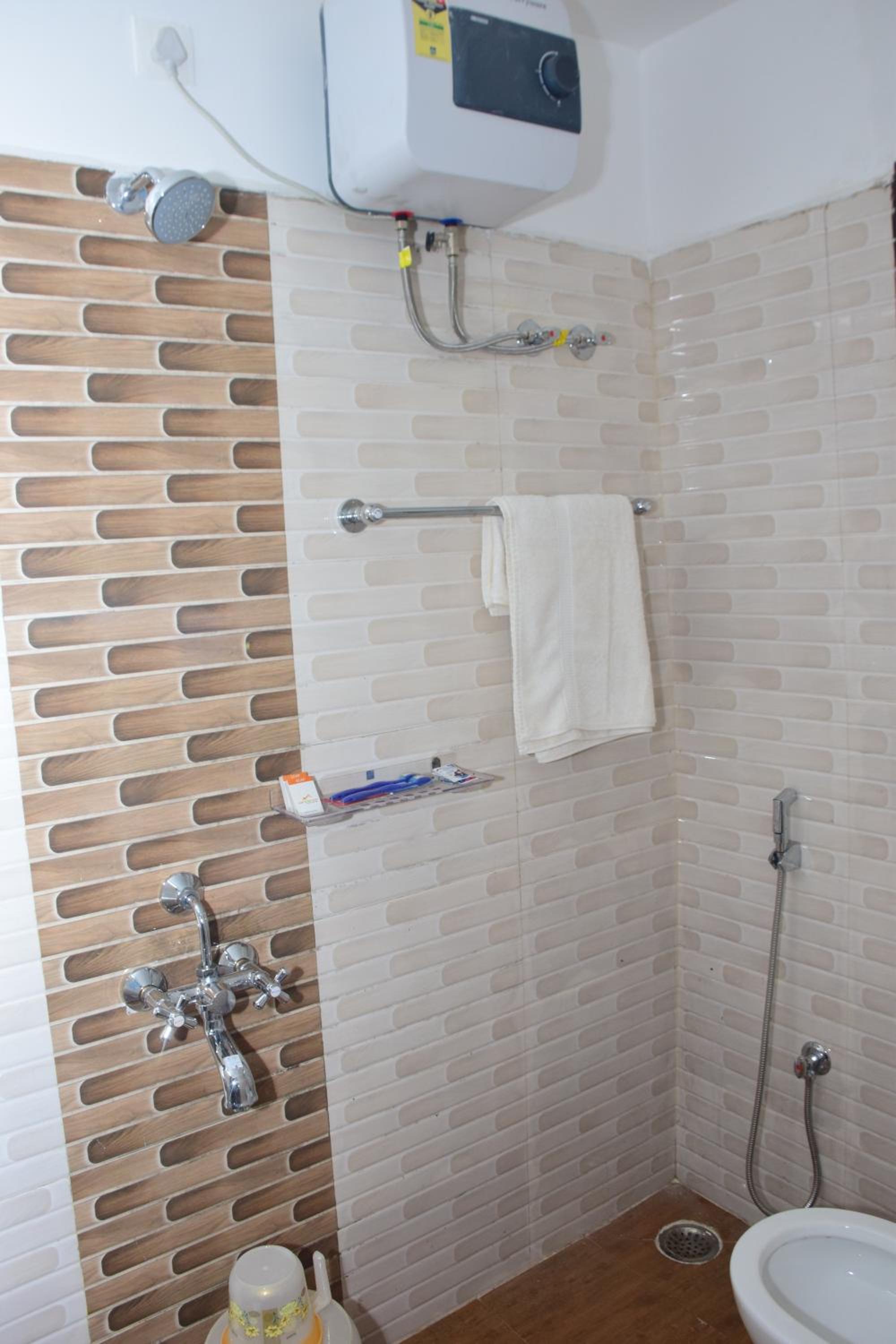 Three-Bedroom Suite - Photo 2