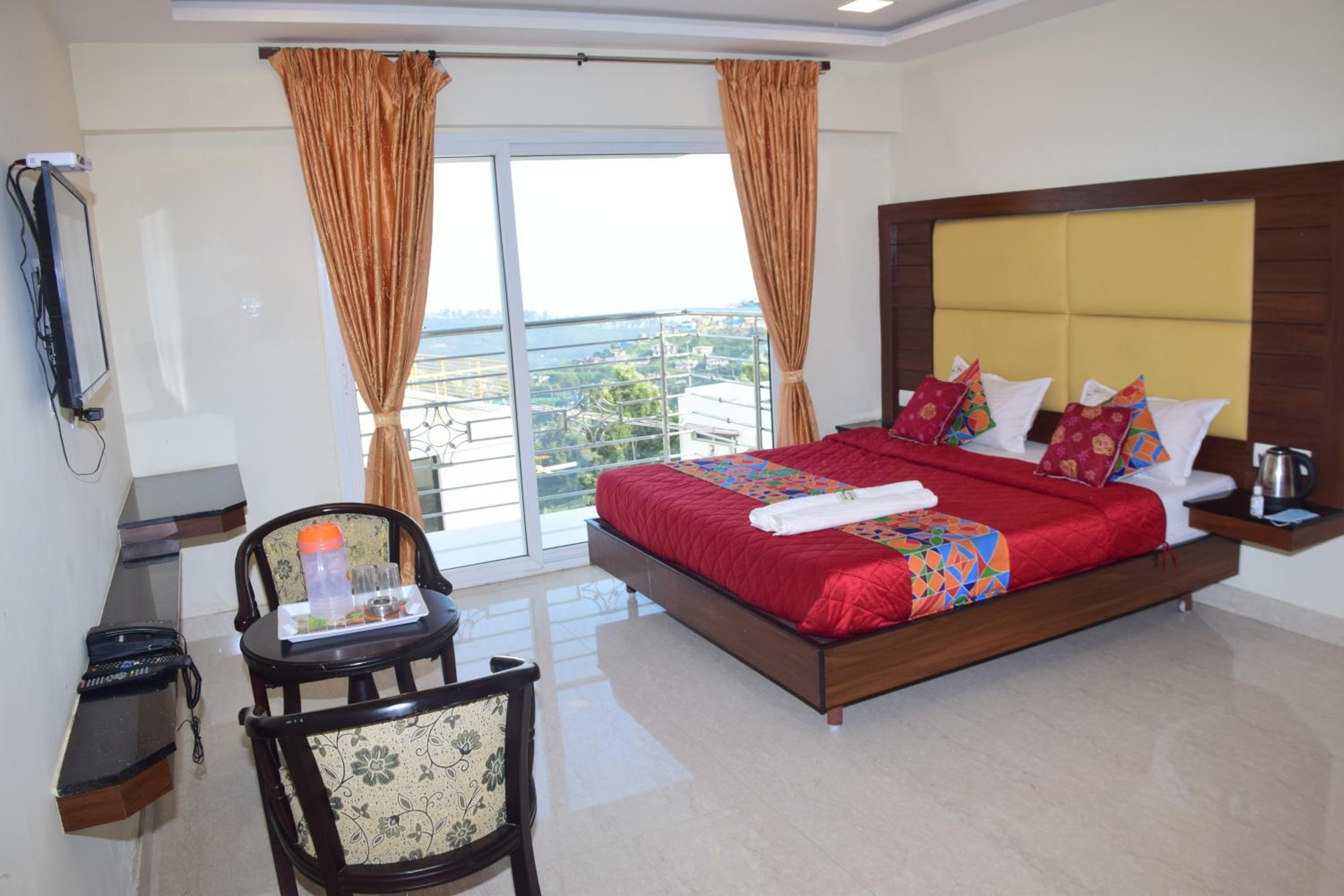 Double Room with Mountain View - Photo 13