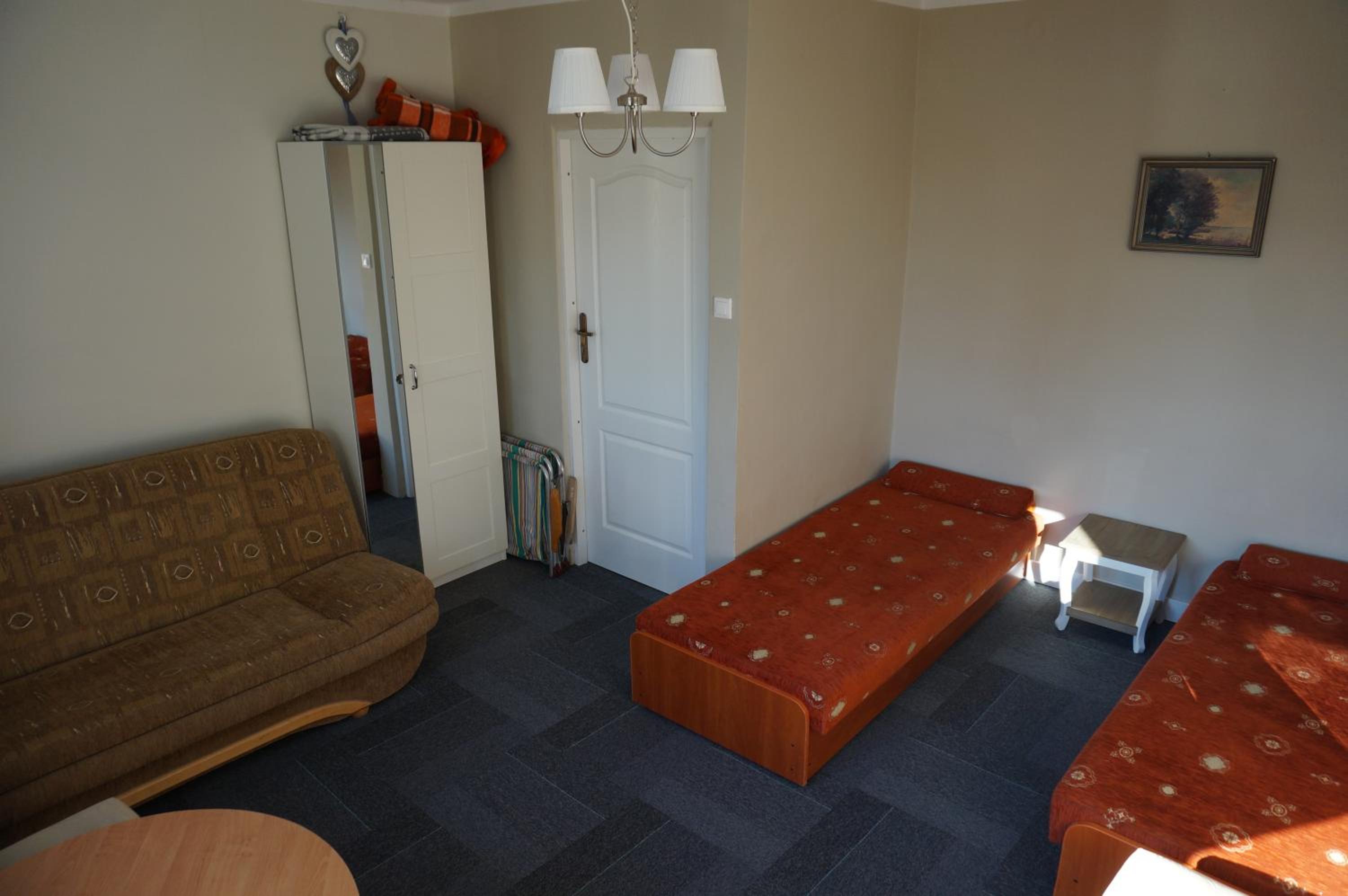Quadruple Room with Shared Bathroom photo 3