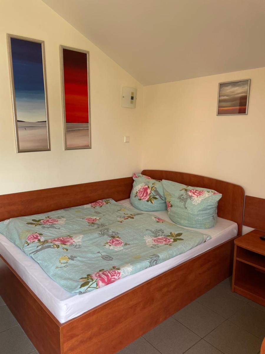 Small Double or Twin Room - Photo 6