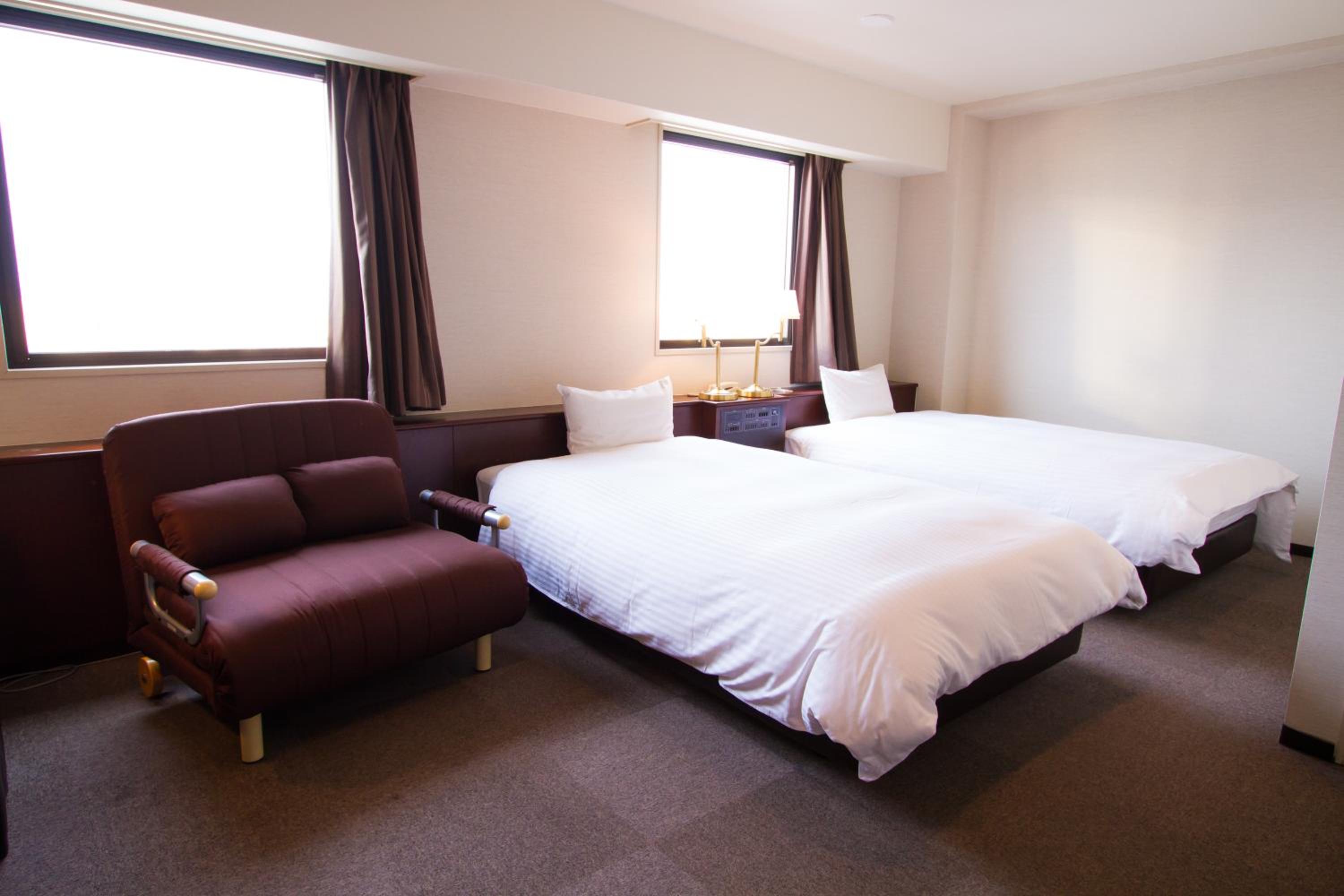 Twin Room - Non-Smoking photo 3