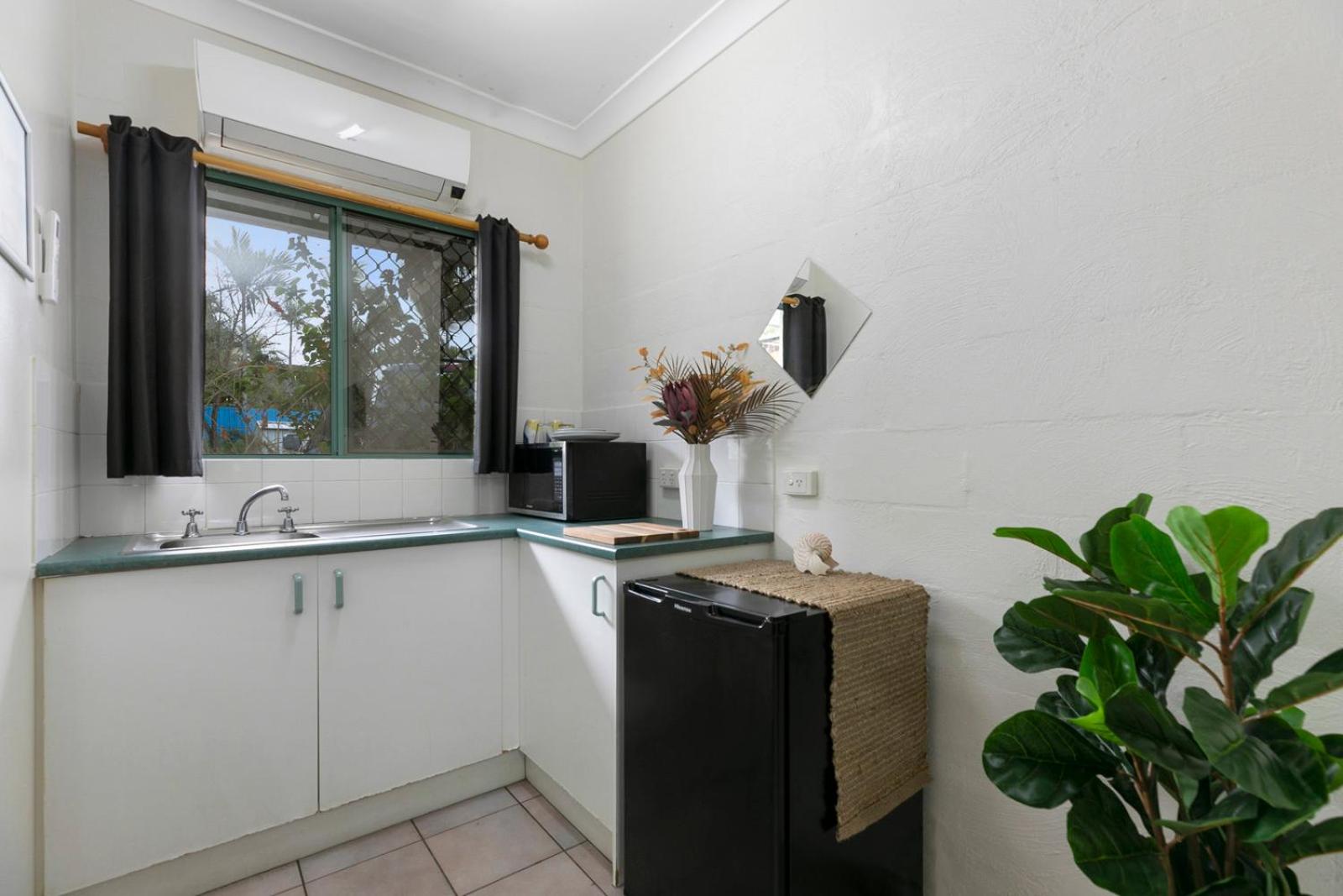 Budget Double Room - Photo 2