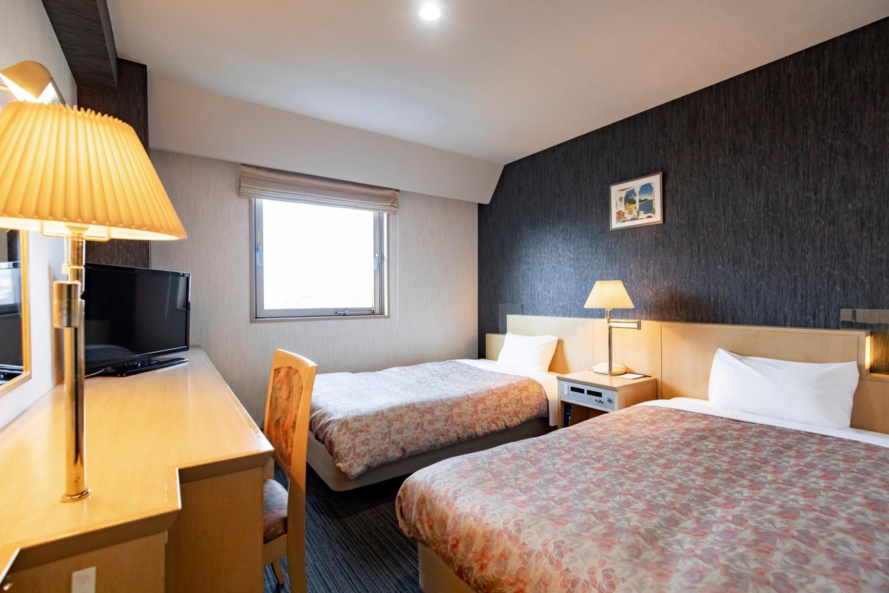 Twin Room - Smoking - Annex