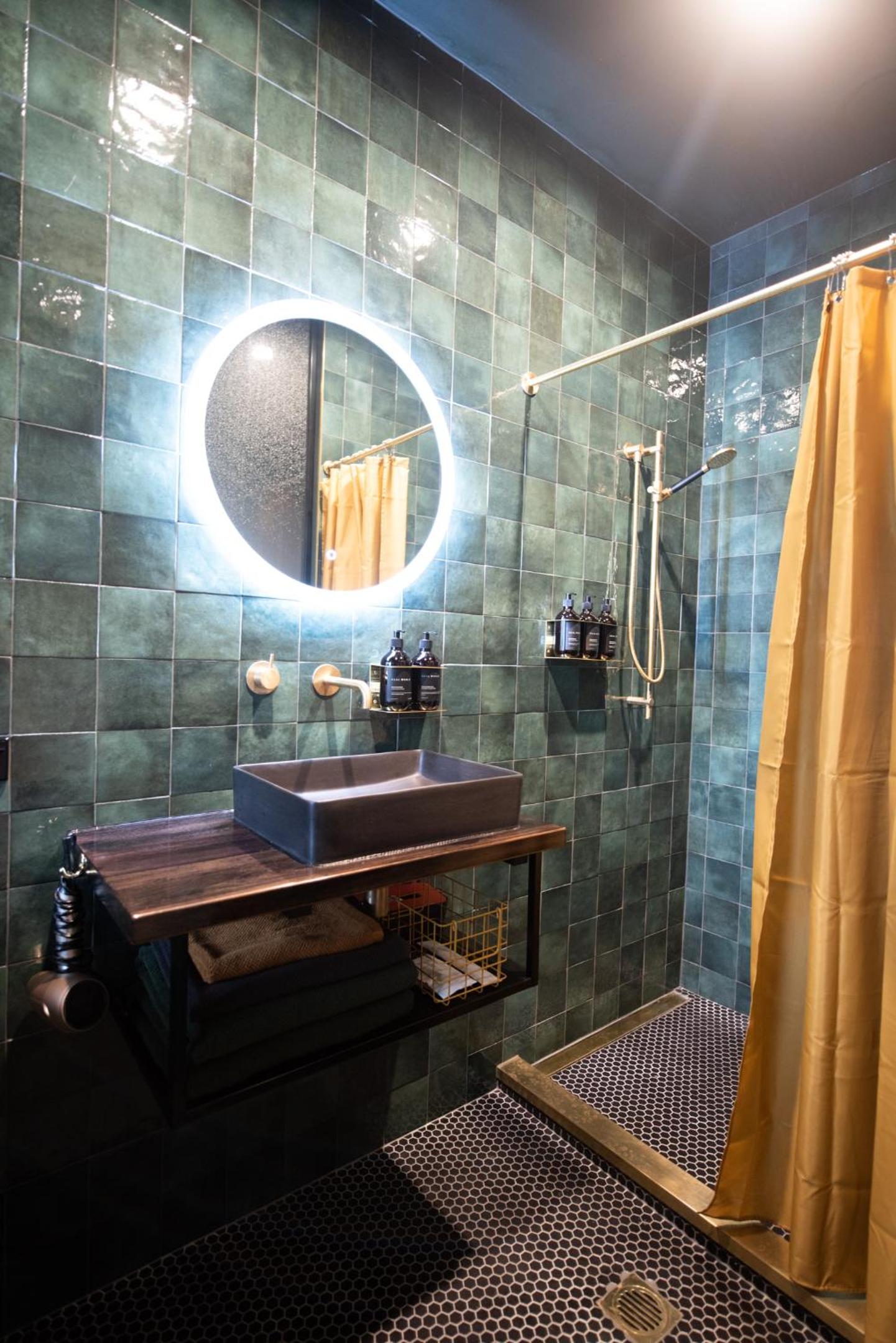 King Suite - Photo 5