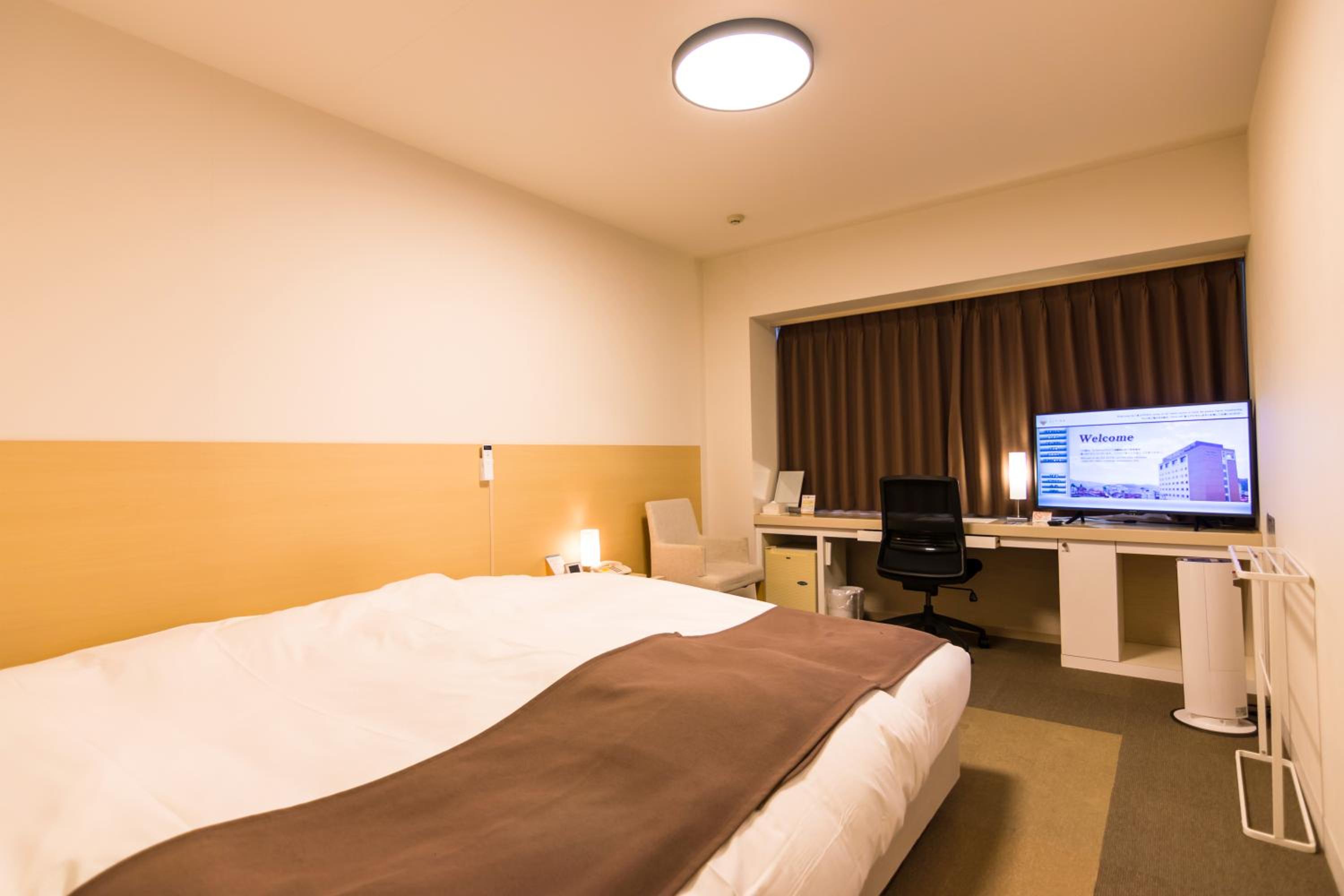 Large Double Room - Non-Smoking