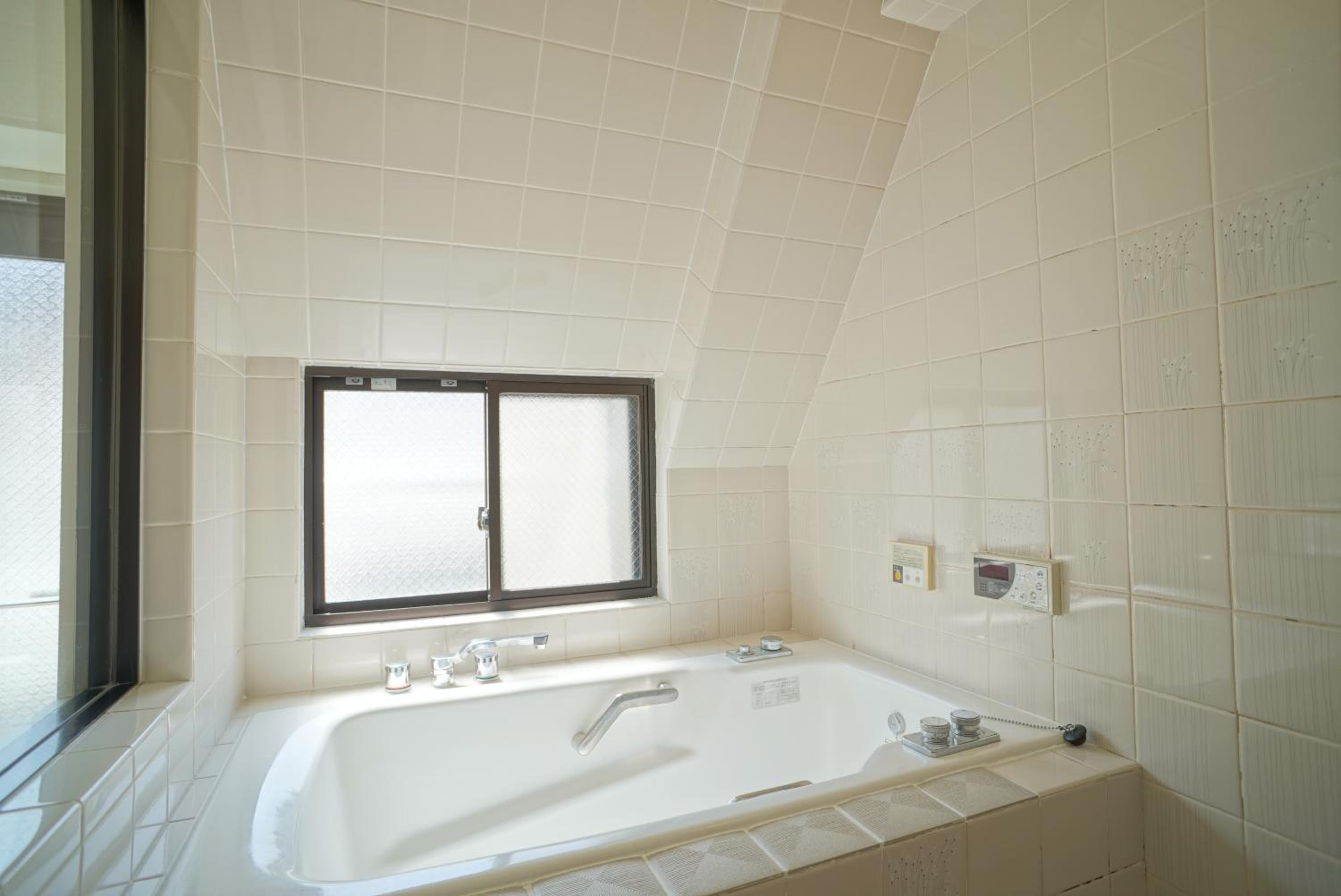 Three-Bedroom Apartment - Photo 6