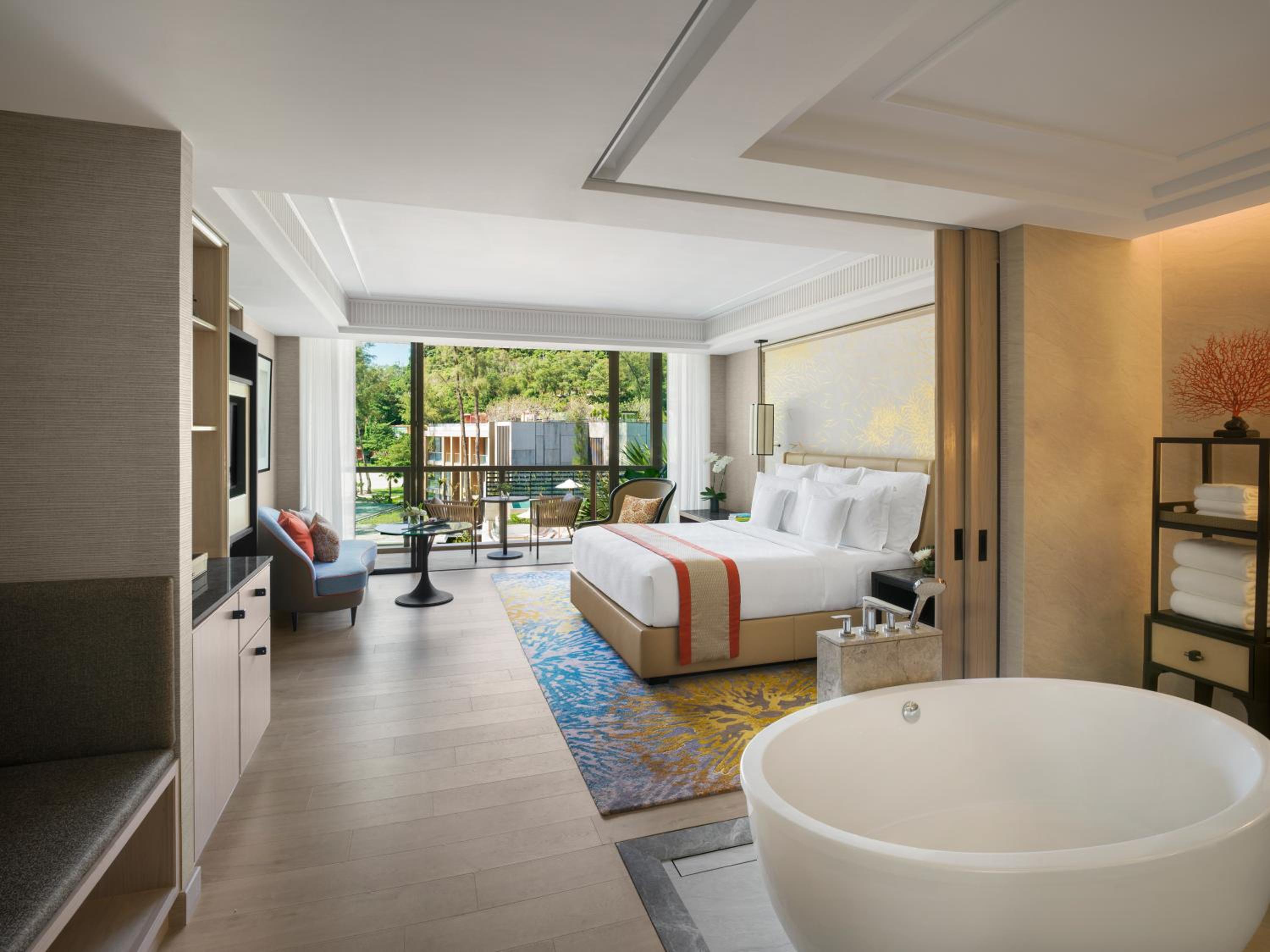 Premium King Room with Pool View and Club Lounge Access - Photo 1