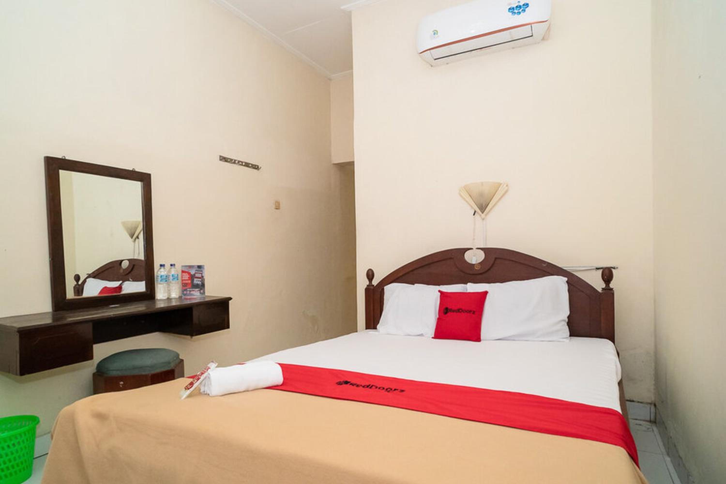 Standard Double Room - Photo 11