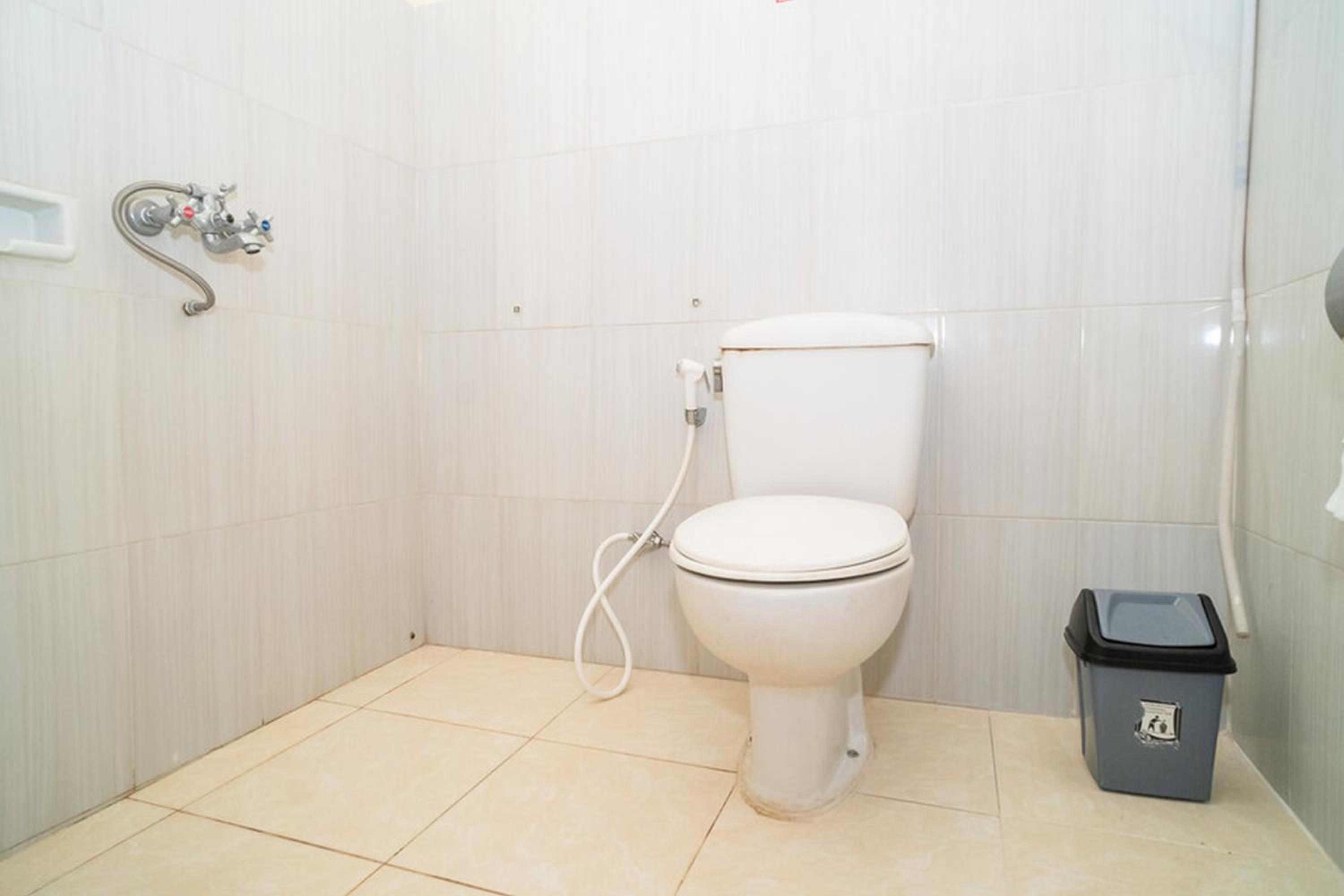 Twin Room - Photo 9