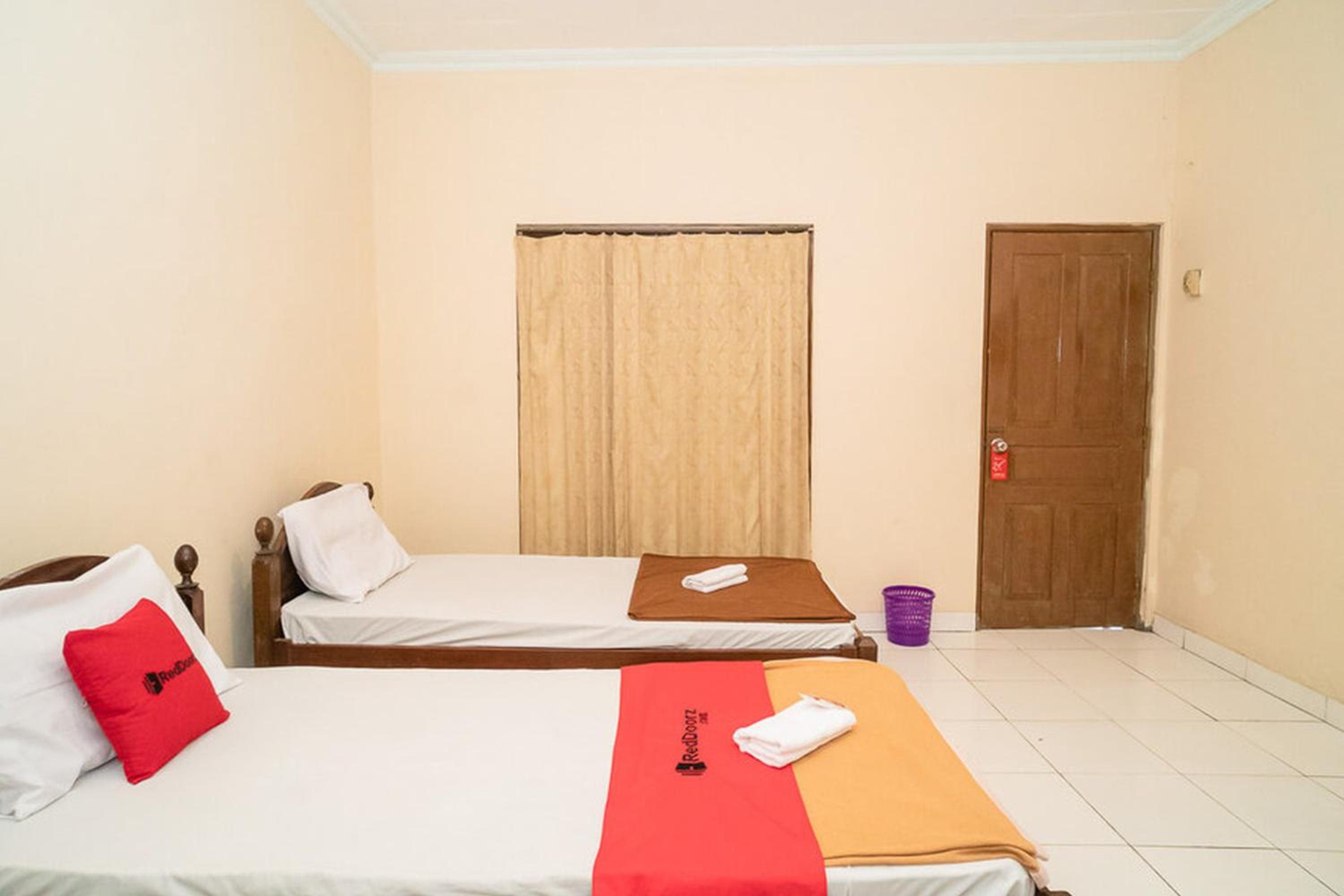 Twin Room - Photo 1