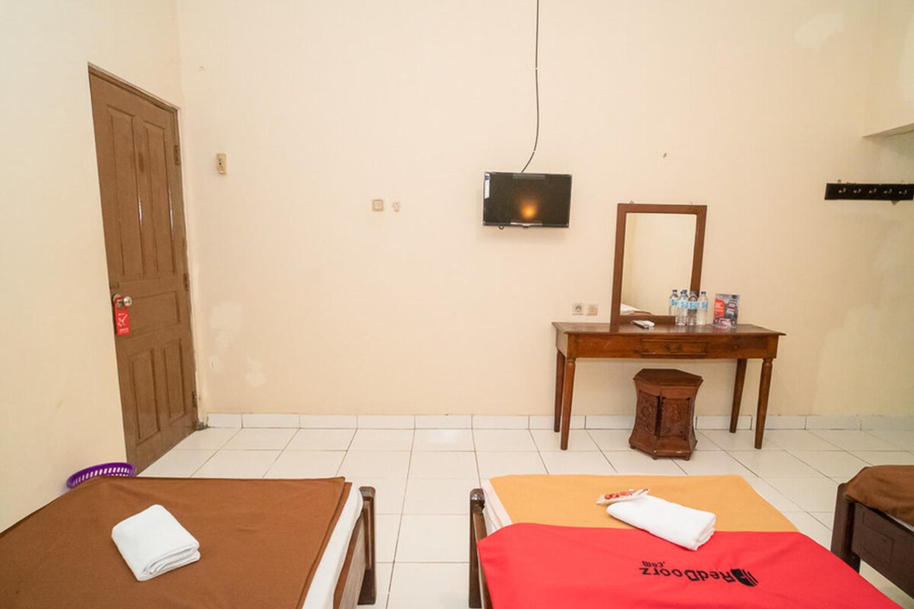 Family Room - Photo 1