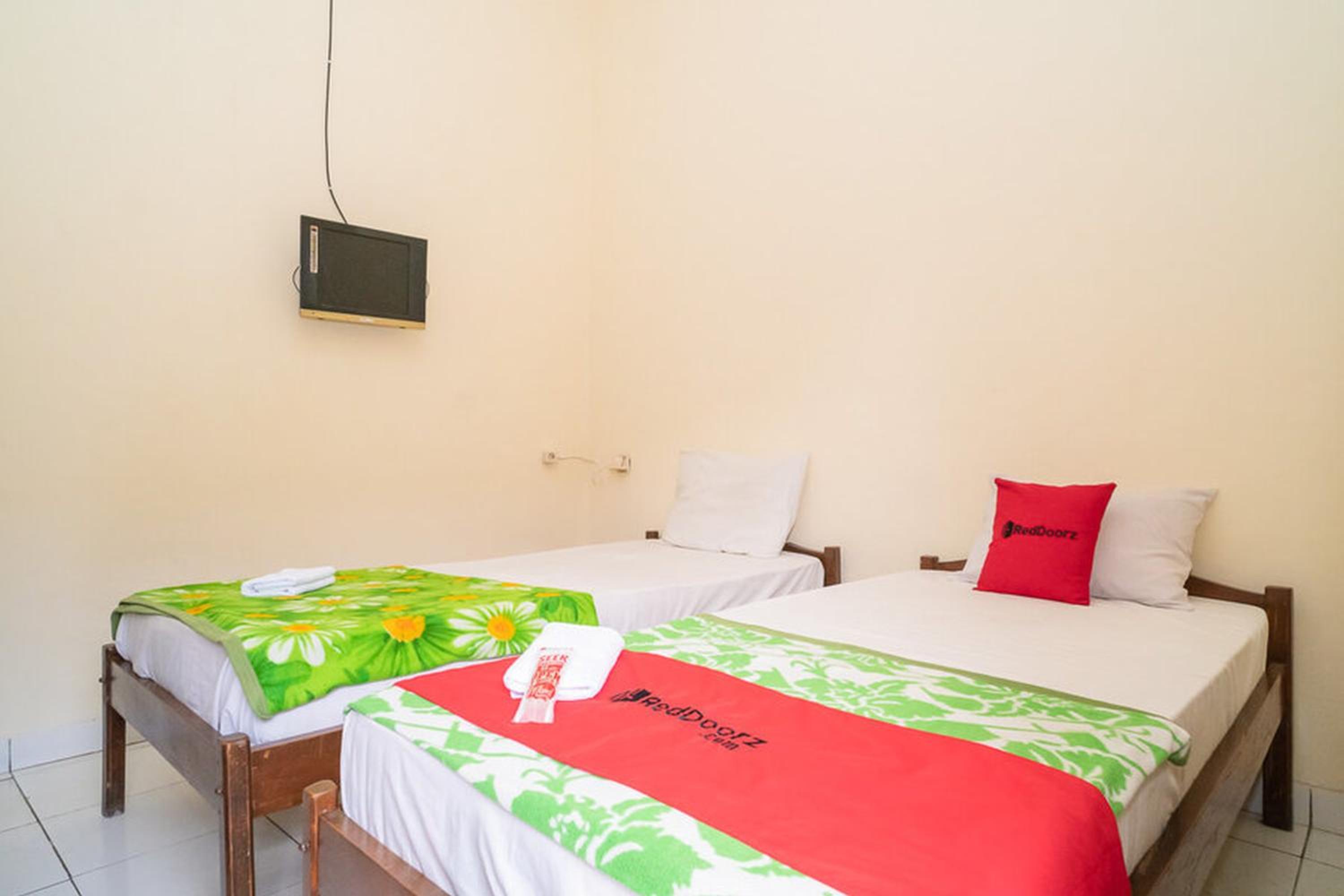 Twin Room - Photo 3