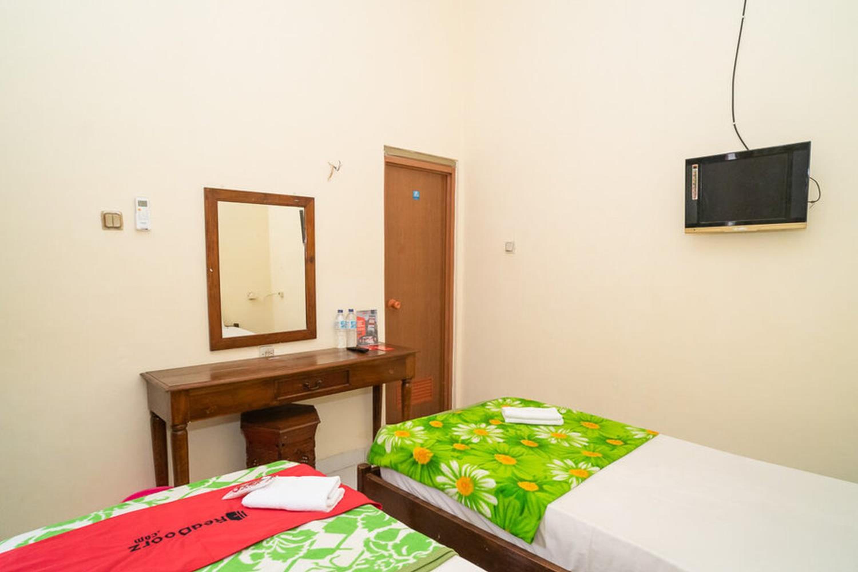 Twin Room - Photo 13