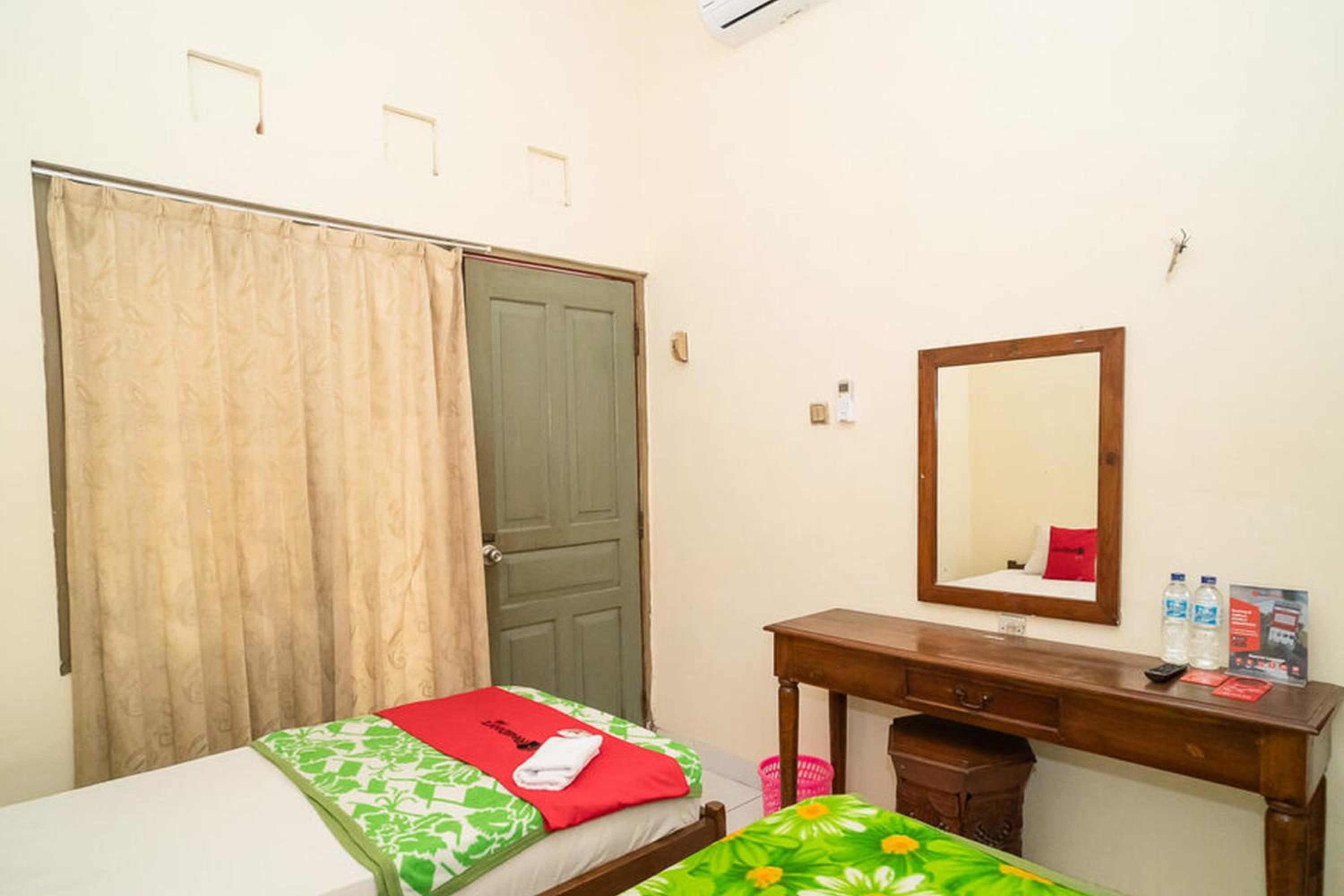 Twin Room - Photo 12