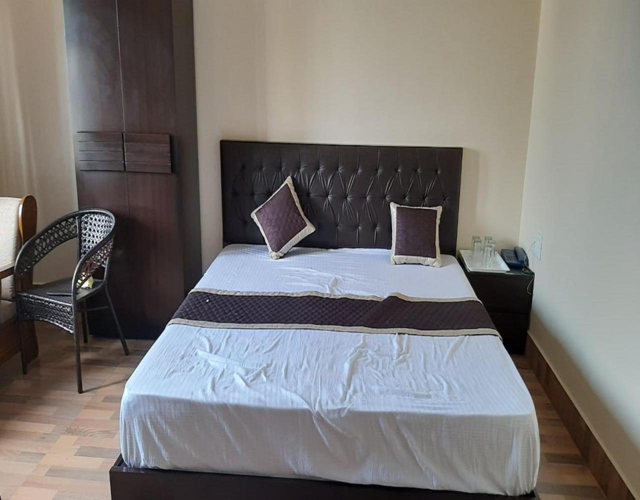 Standard Double Room photo 2