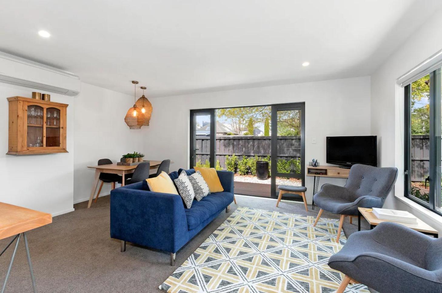 Apartment with Garden View - Photo 9