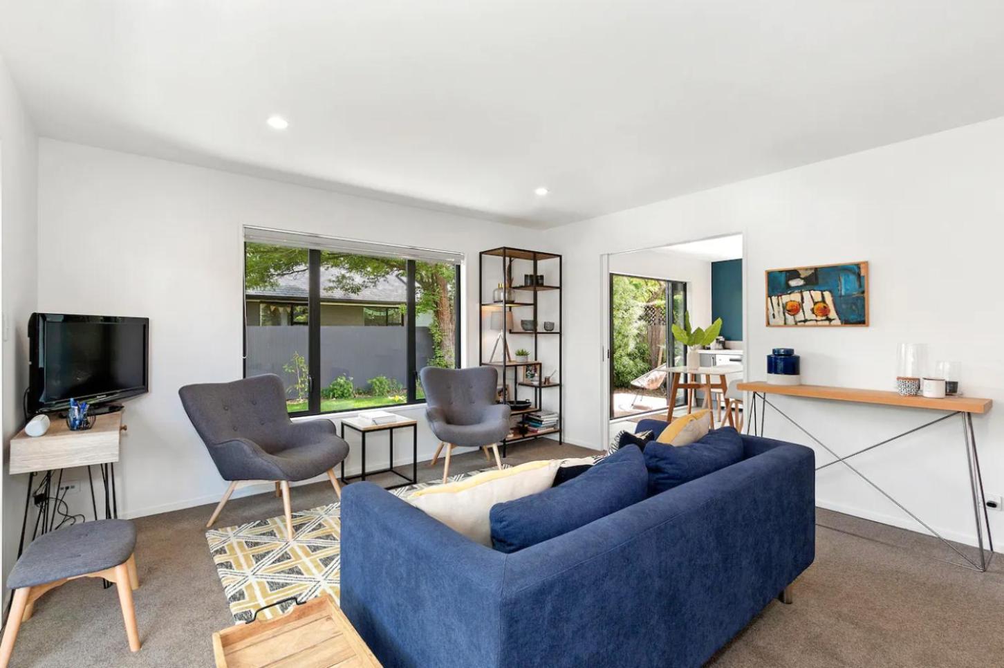Apartment with Garden View - Photo 10