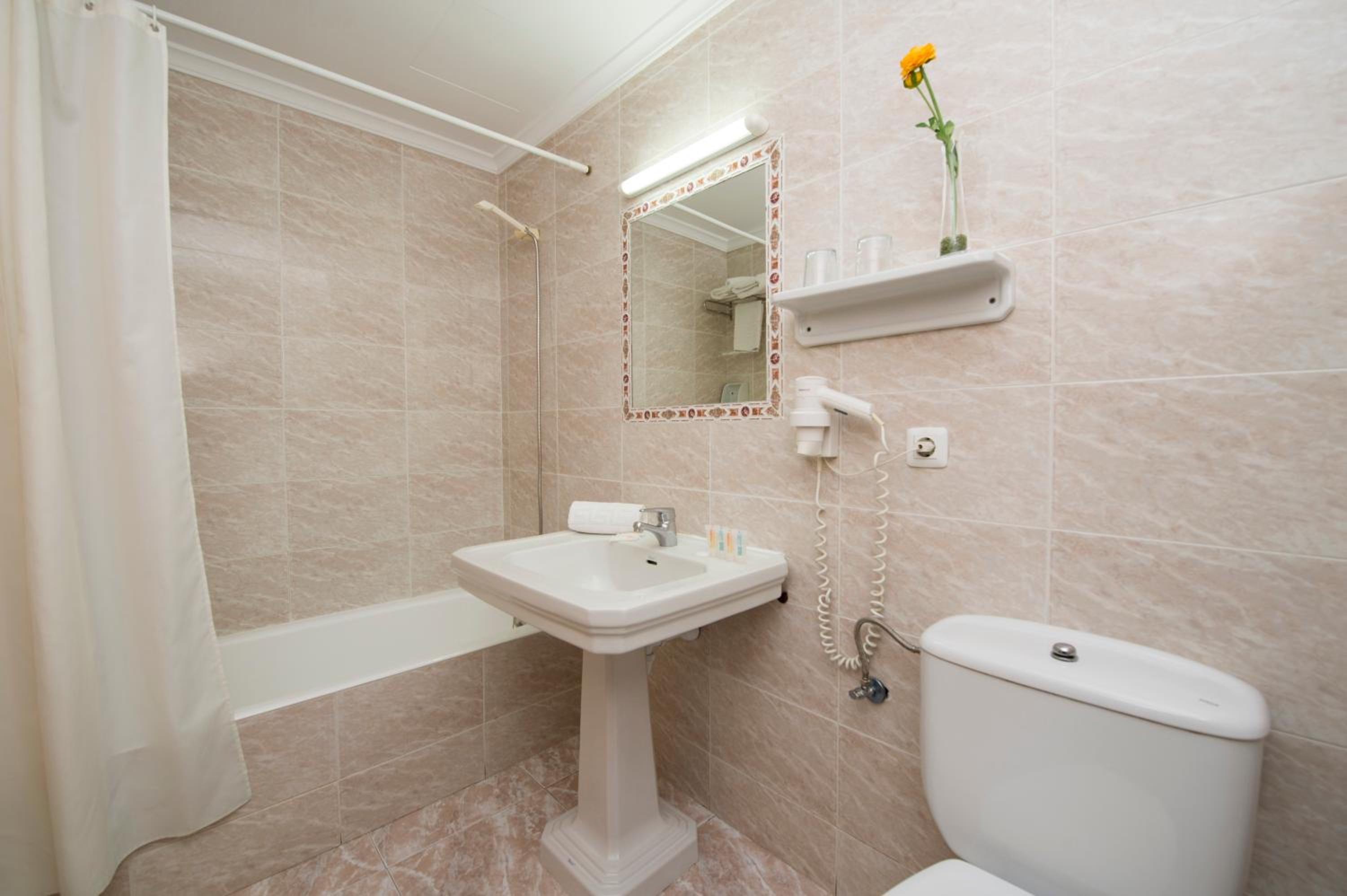 Single Room with Balcony photo 2