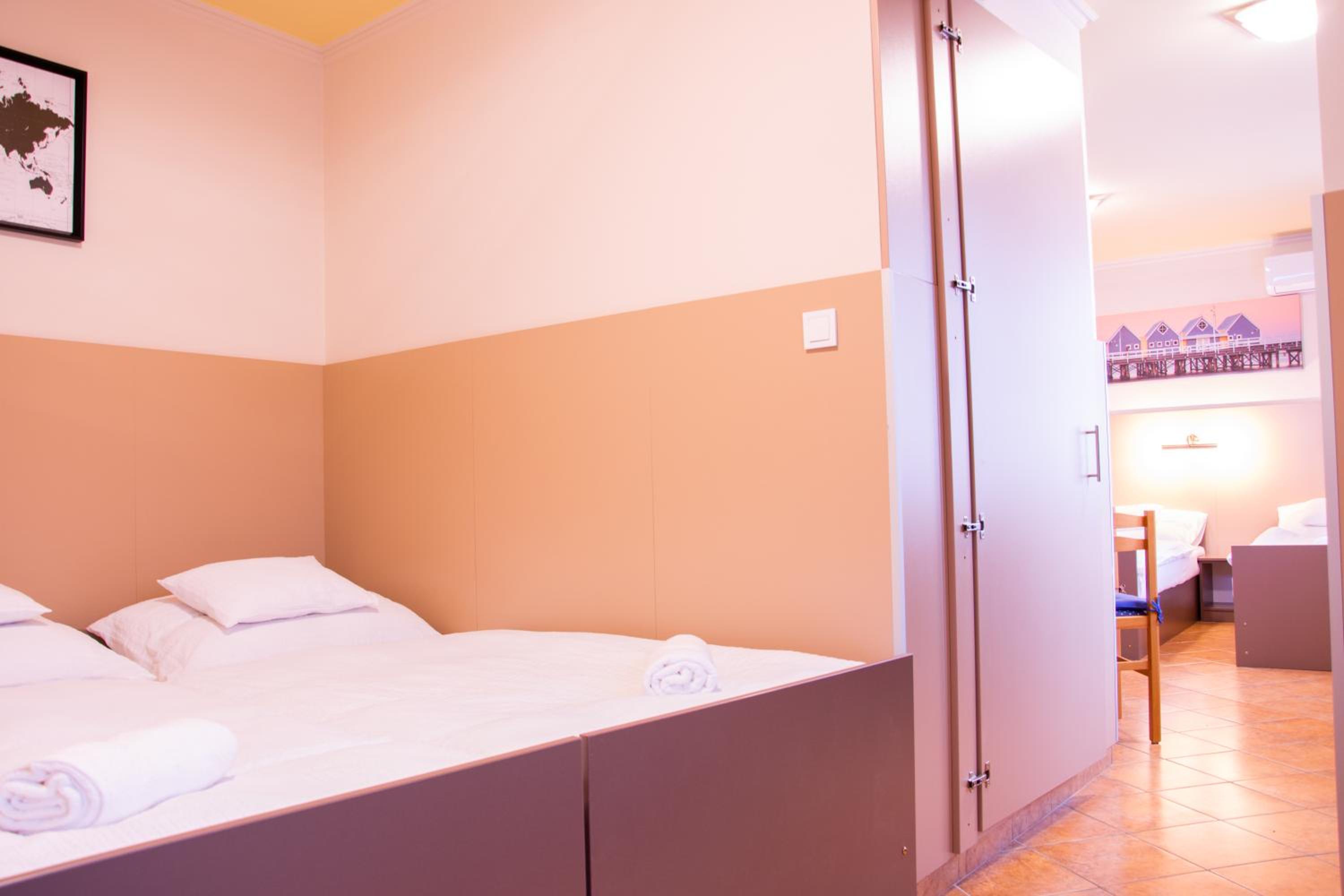 Superior Quadruple Room - Photo 4