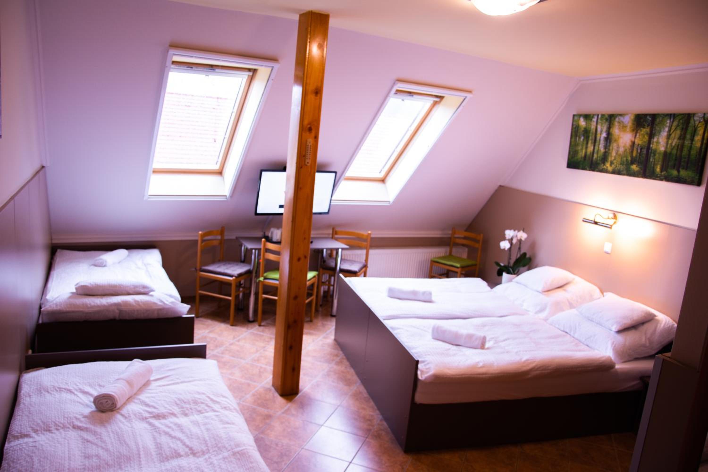Superior Quadruple Room - Photo 3