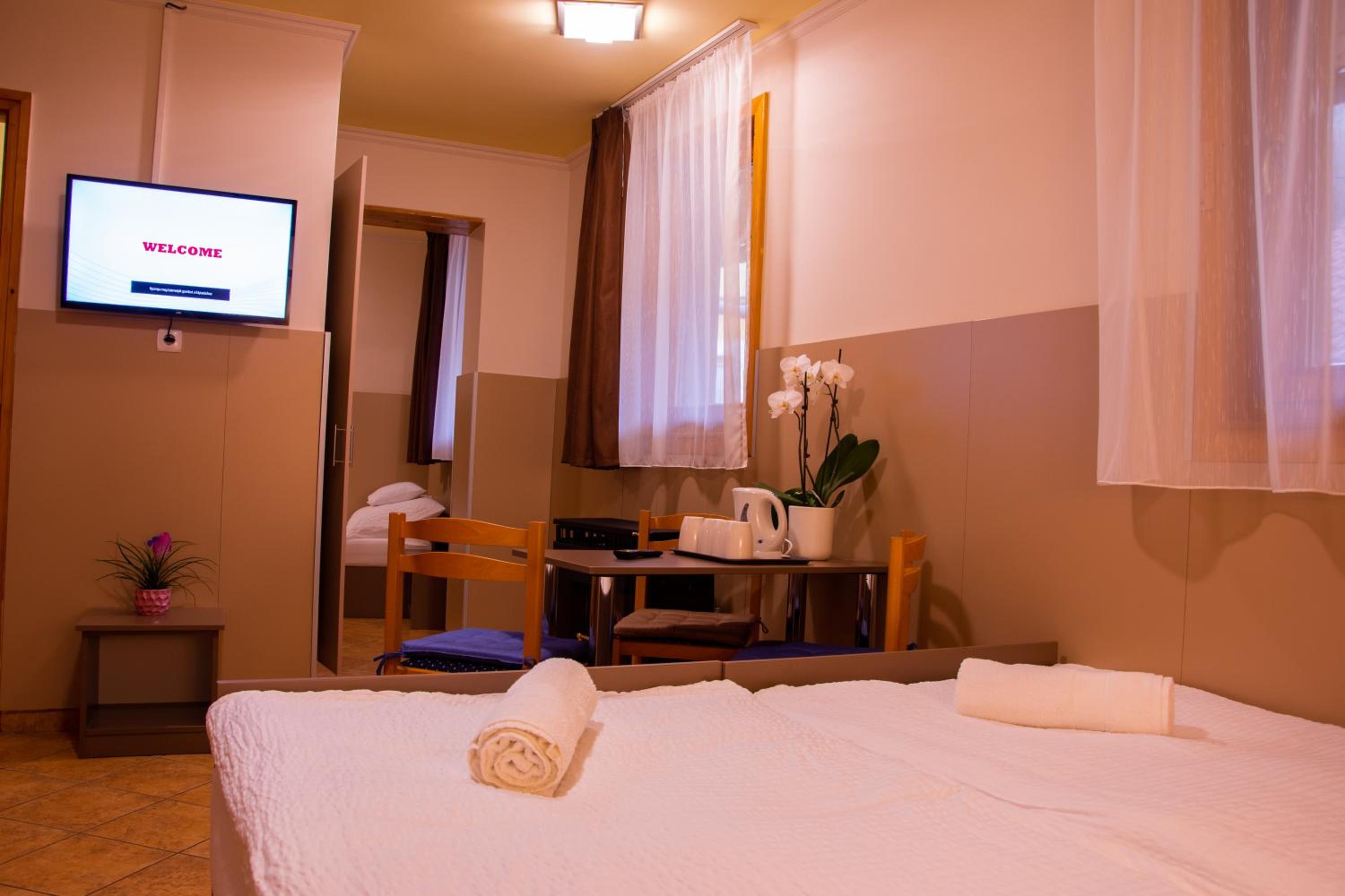 Superior Quadruple Room - Photo 6