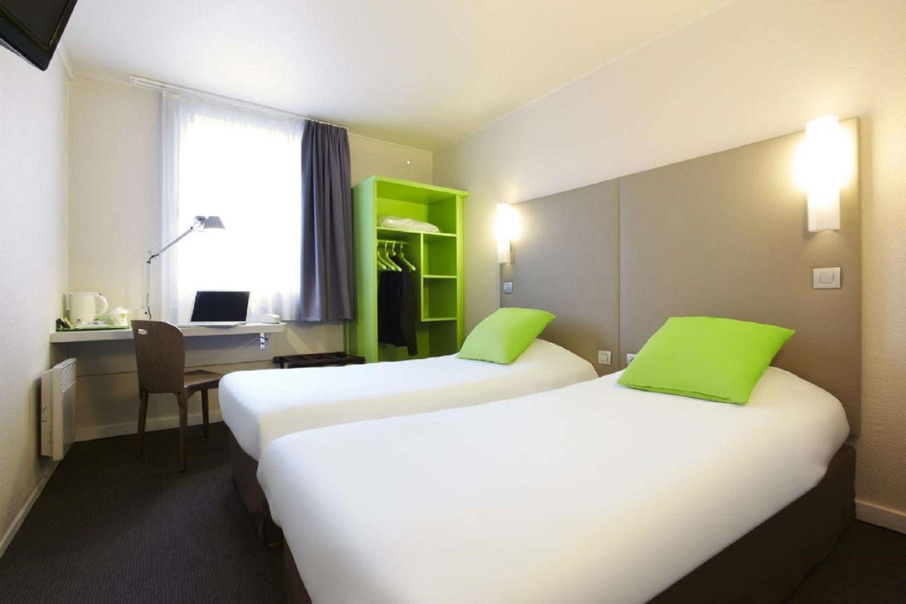 Standard Twin Room - Photo 5